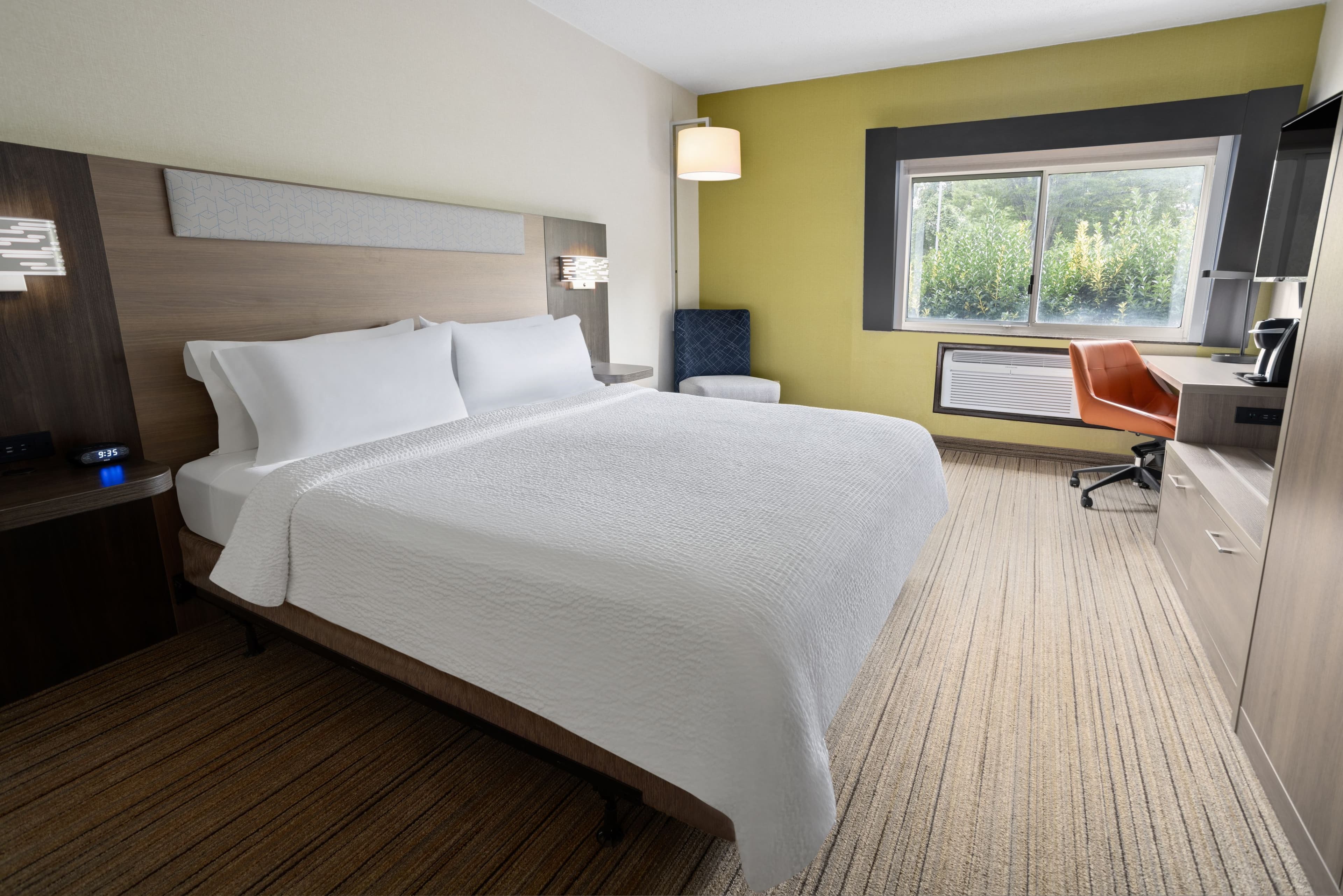Holiday Inn Express Stony Brook-Long Island - Image 4