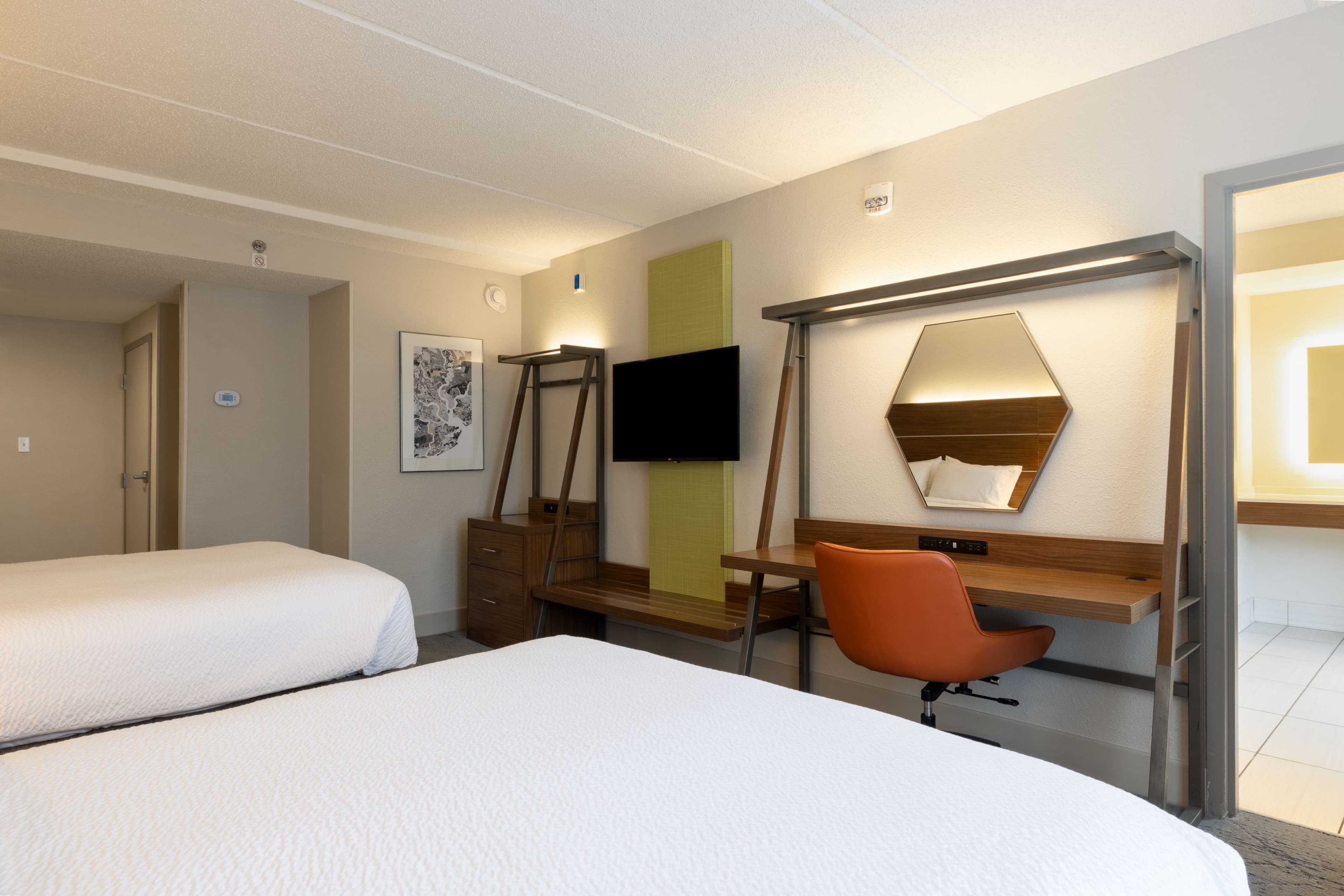 Holiday Inn Express Charleston US Hwy 17 & I-526 — 26