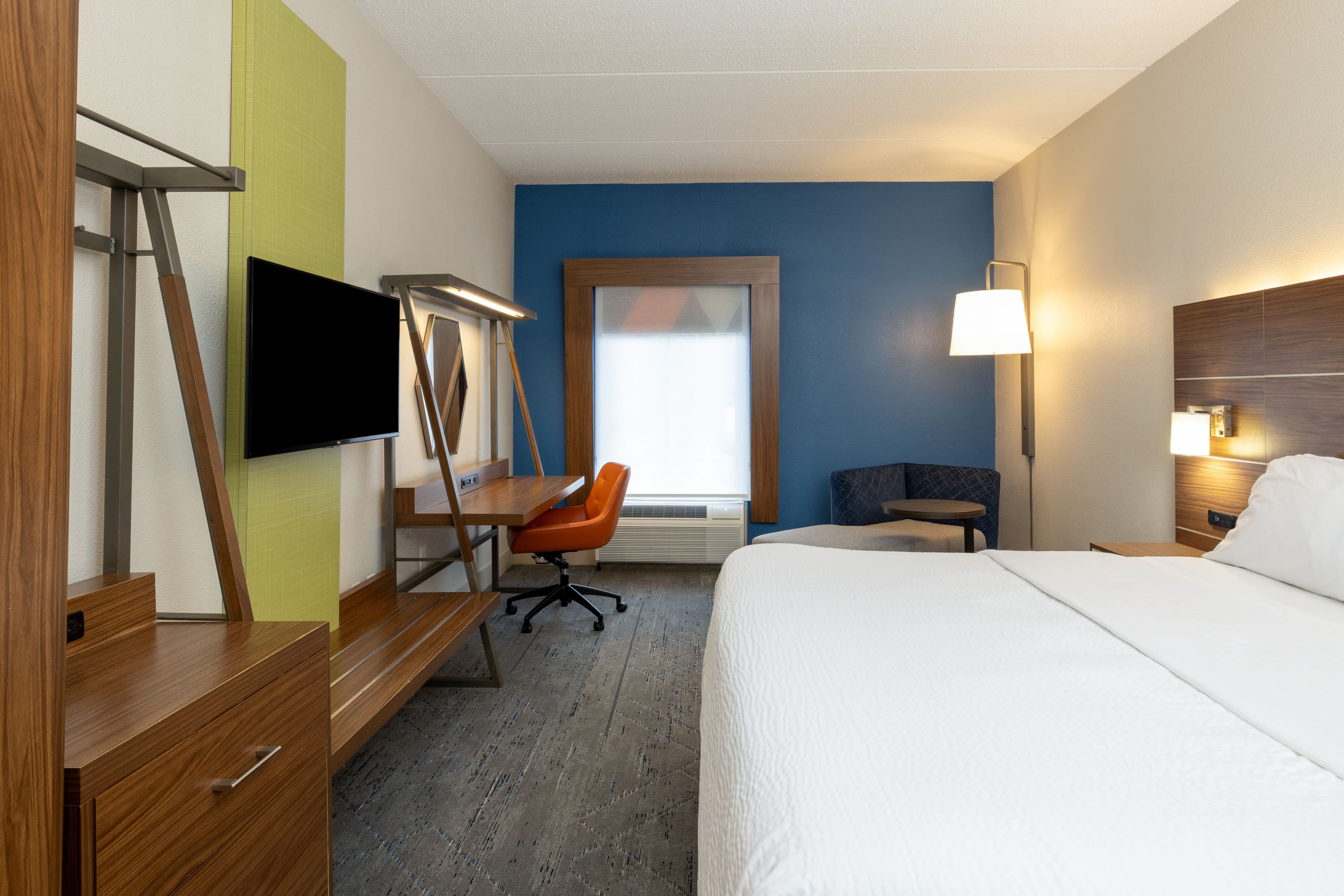 Holiday Inn Express Charleston US Hwy 17 & I-526 — 13