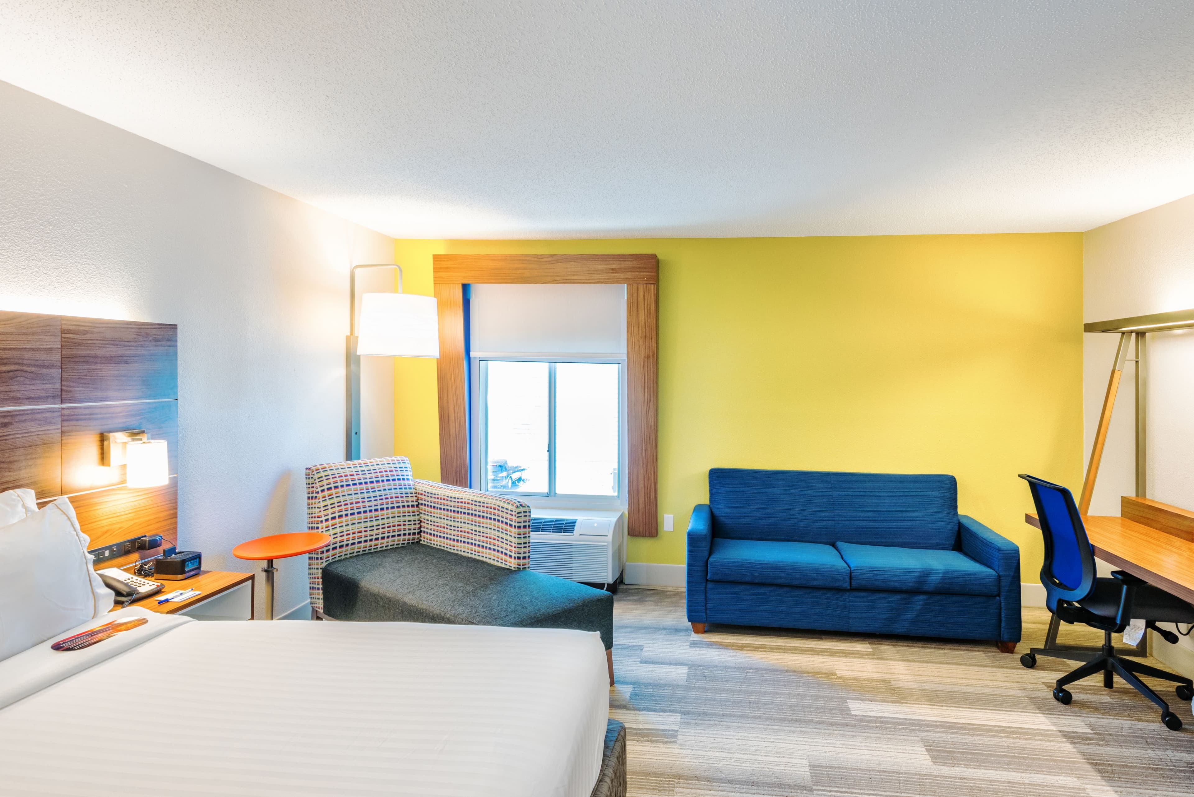 Holiday Inn Express Charleston US Hwy 17 & I-526 — 14