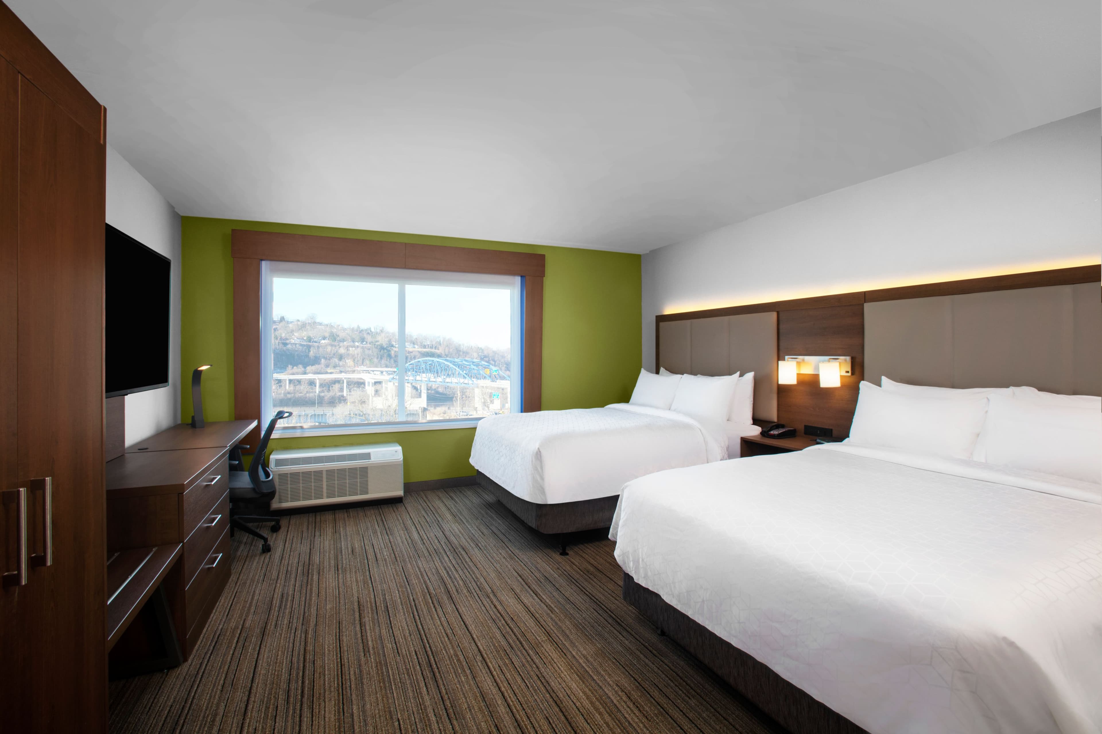 Holiday Inn Express Charleston-Civic Center — 28