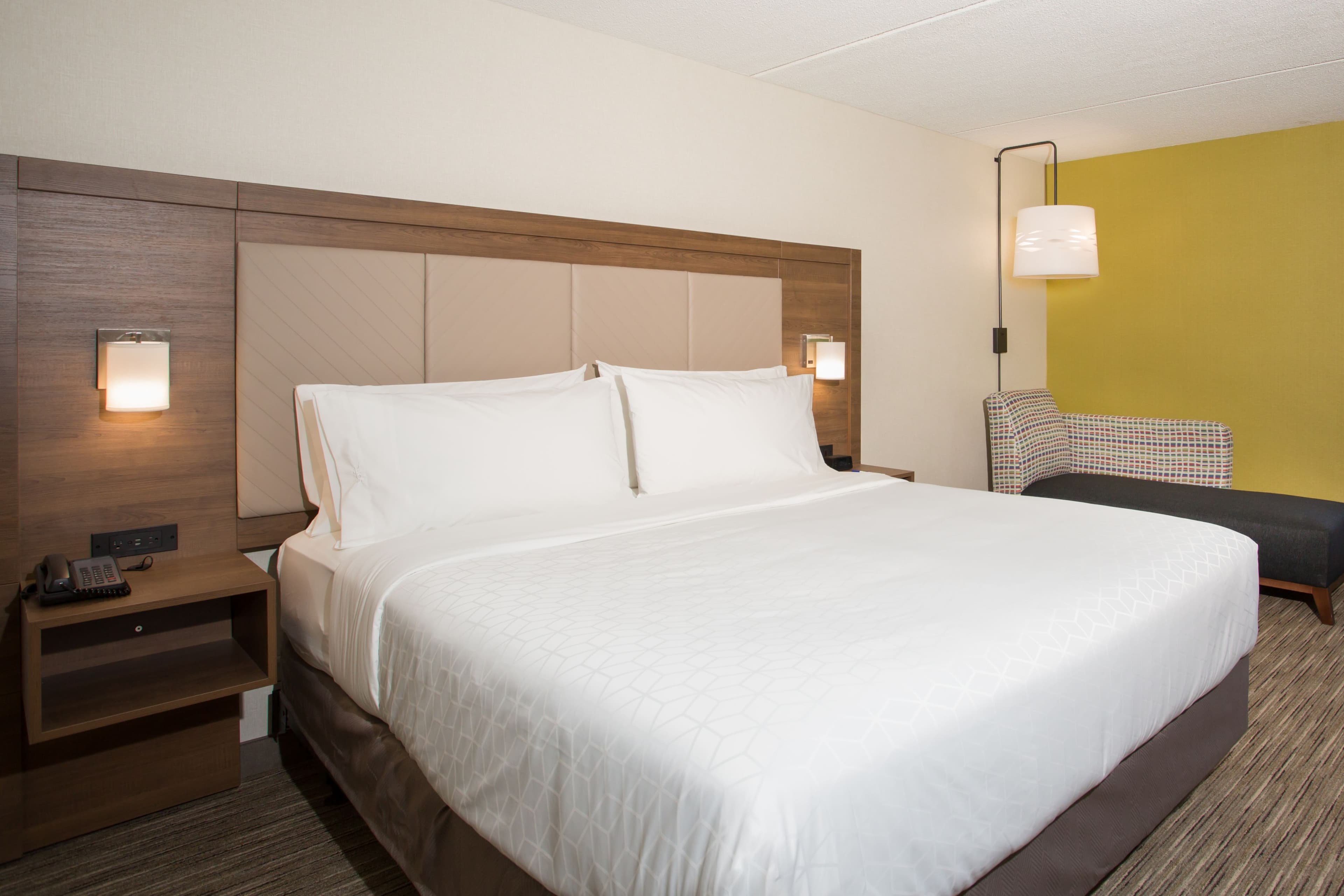 Holiday Inn Express Chelmsford - Image 5