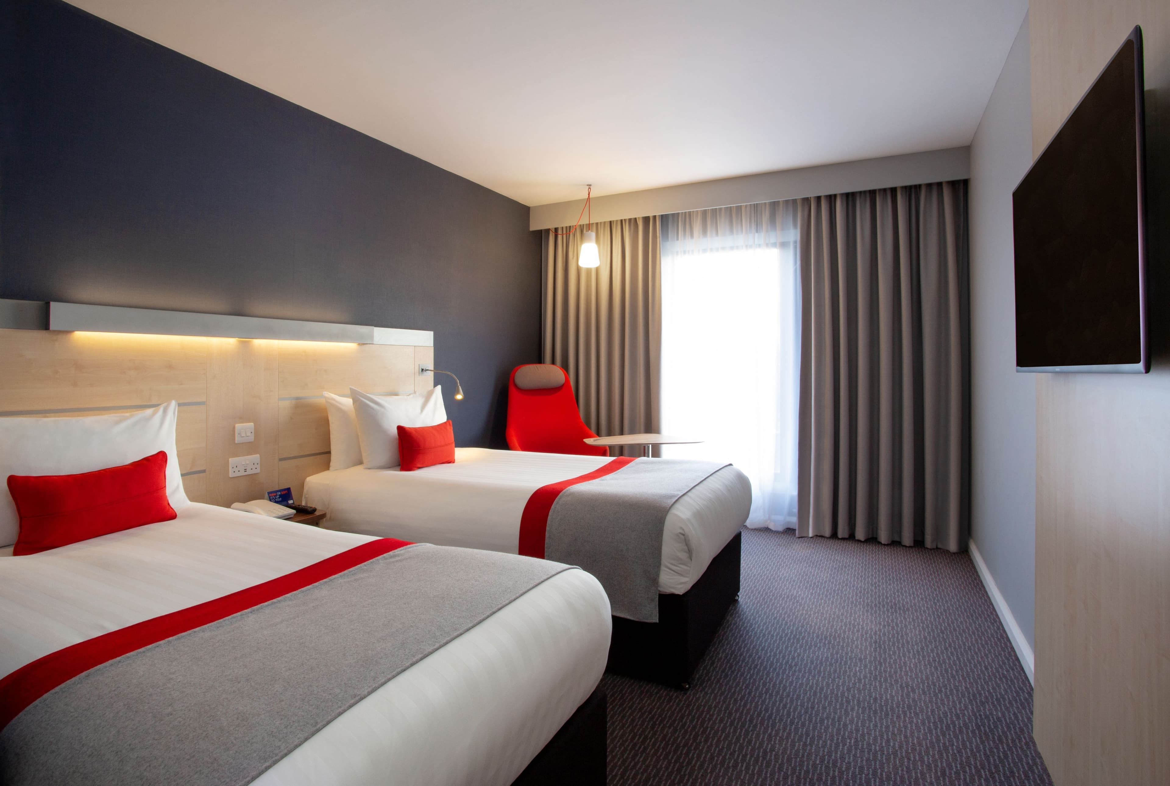 Holiday Inn Express Cheltenham Town Centre — 9