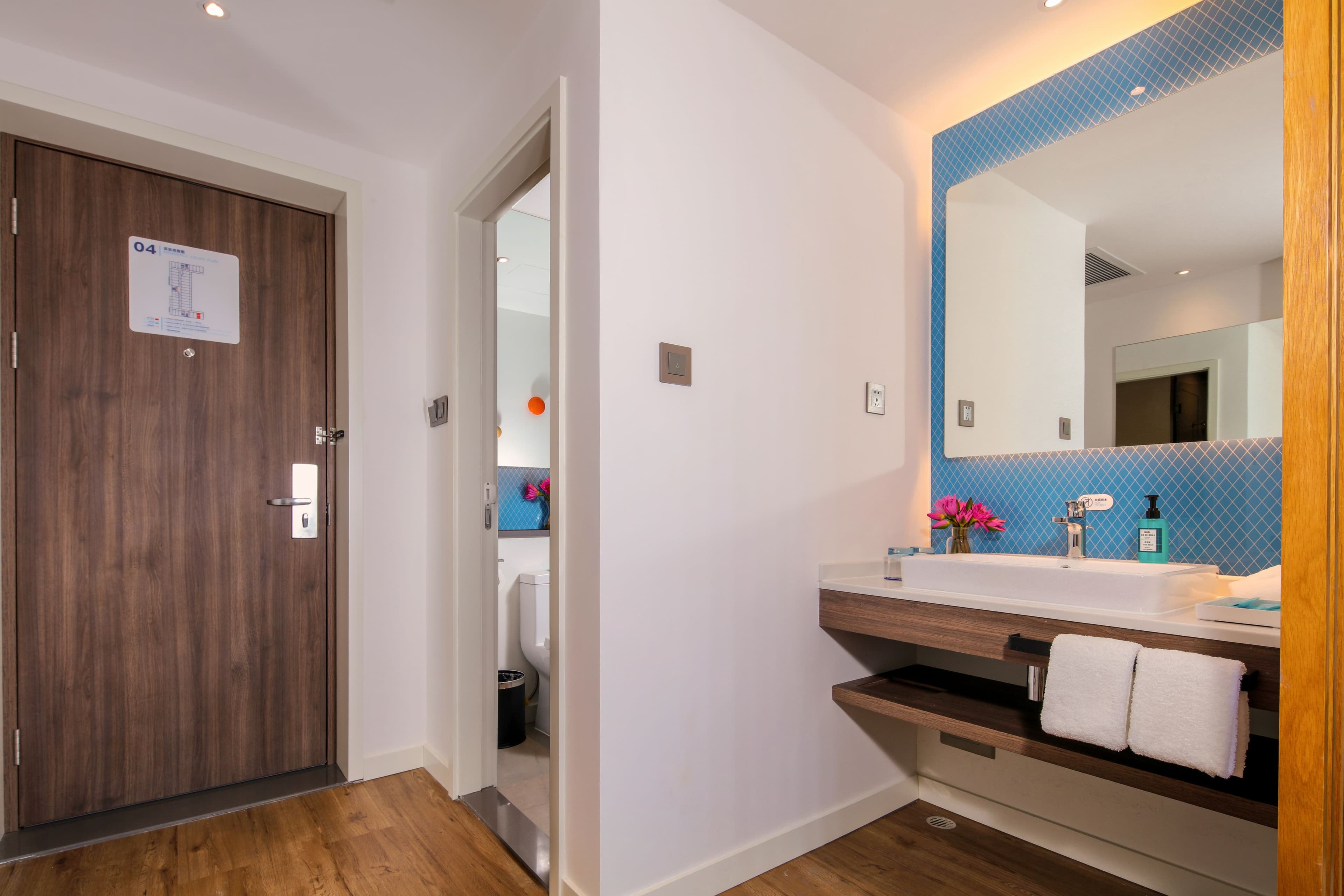 Holiday Inn Express Chengdu East - Image 3