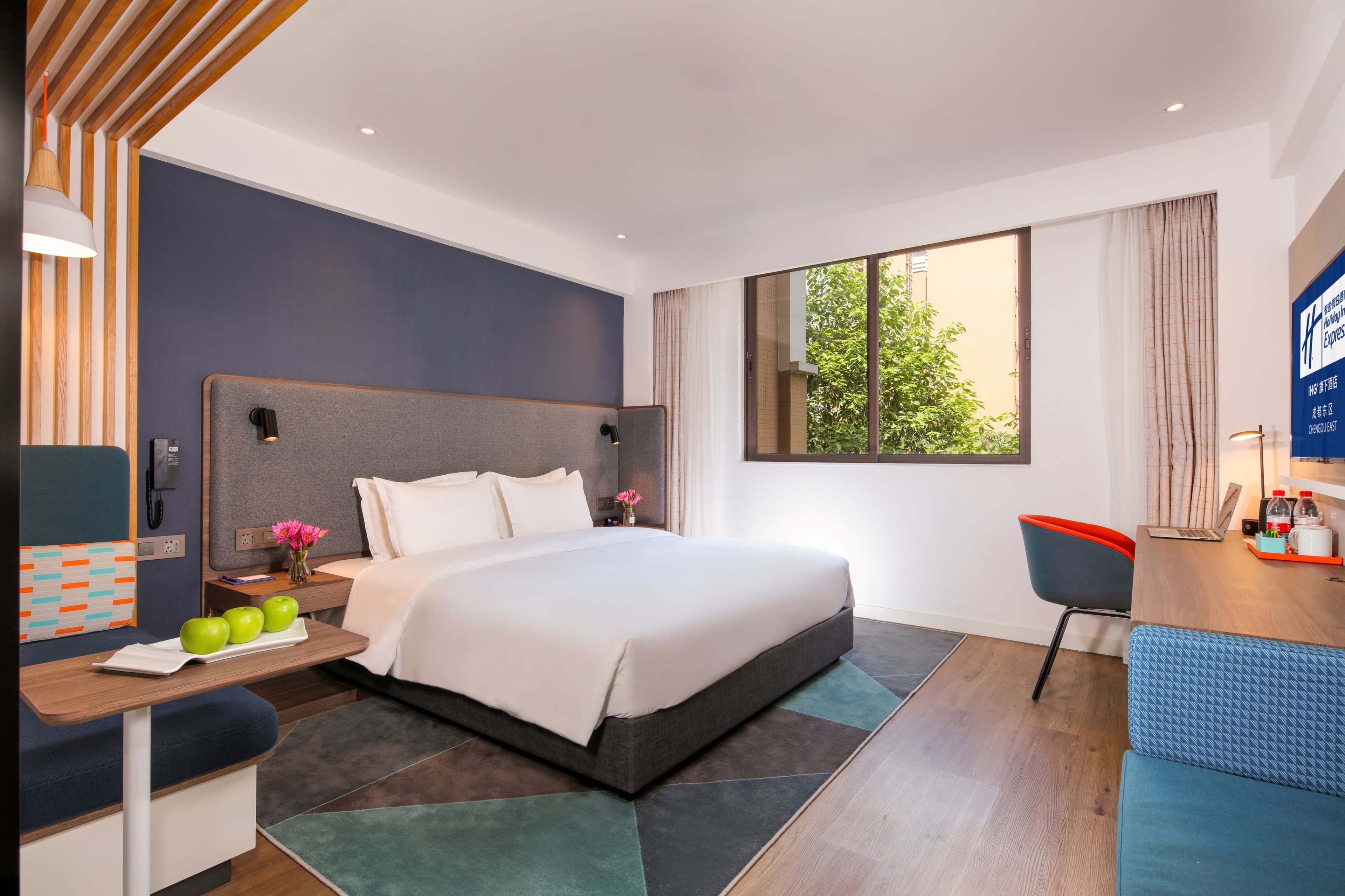 Holiday Inn Express Chengdu East - Image 4