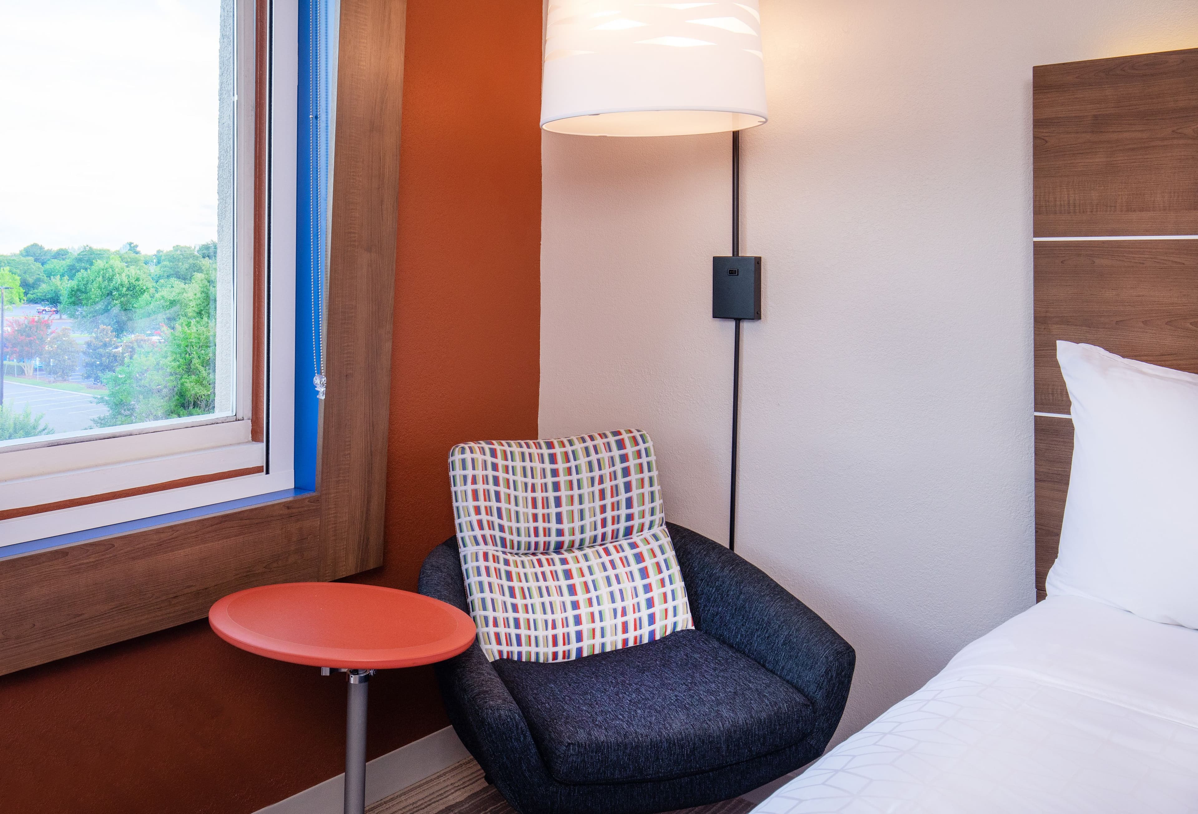 Holiday Inn Express Chesapeake - Norfolk - Image 2