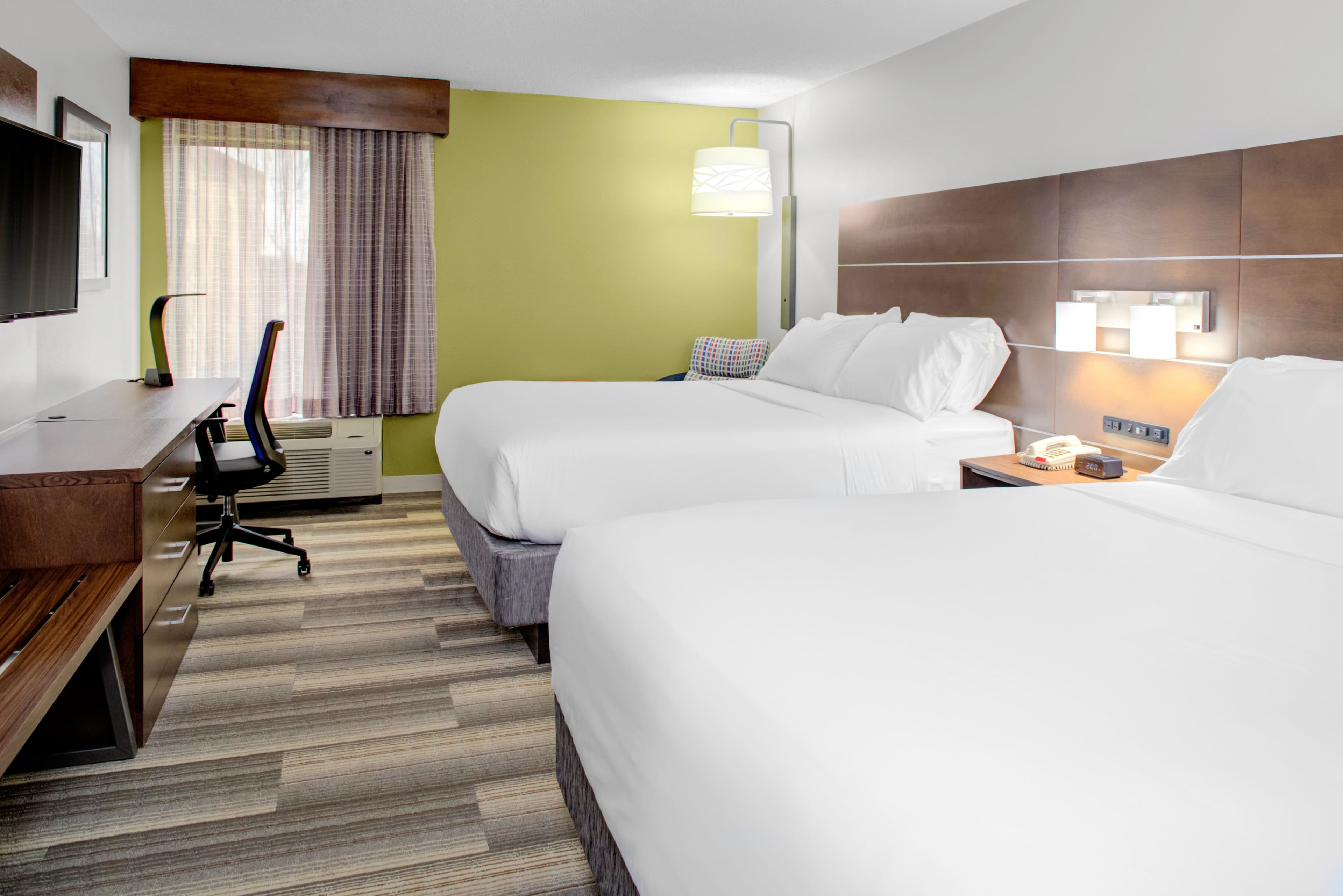 Holiday Inn Express Chester - Image 5