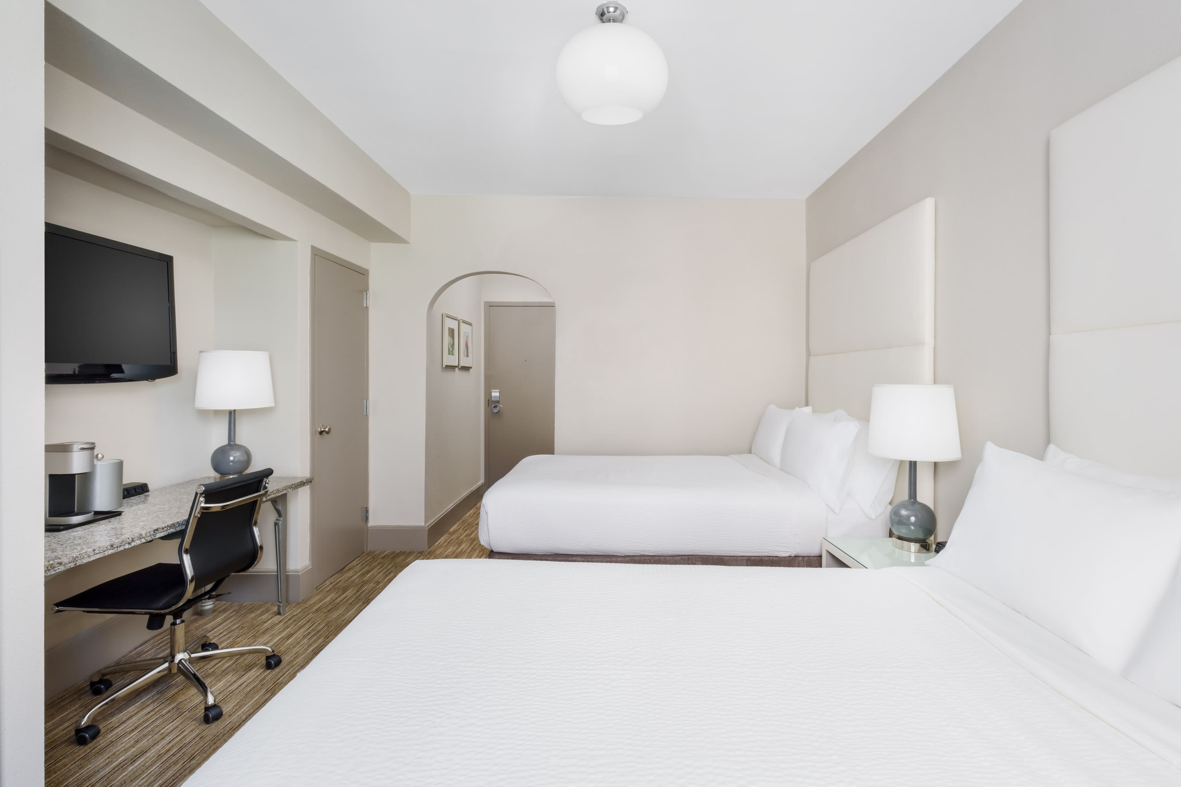 Holiday Inn Express Chicago - Magnificent Mile — 45