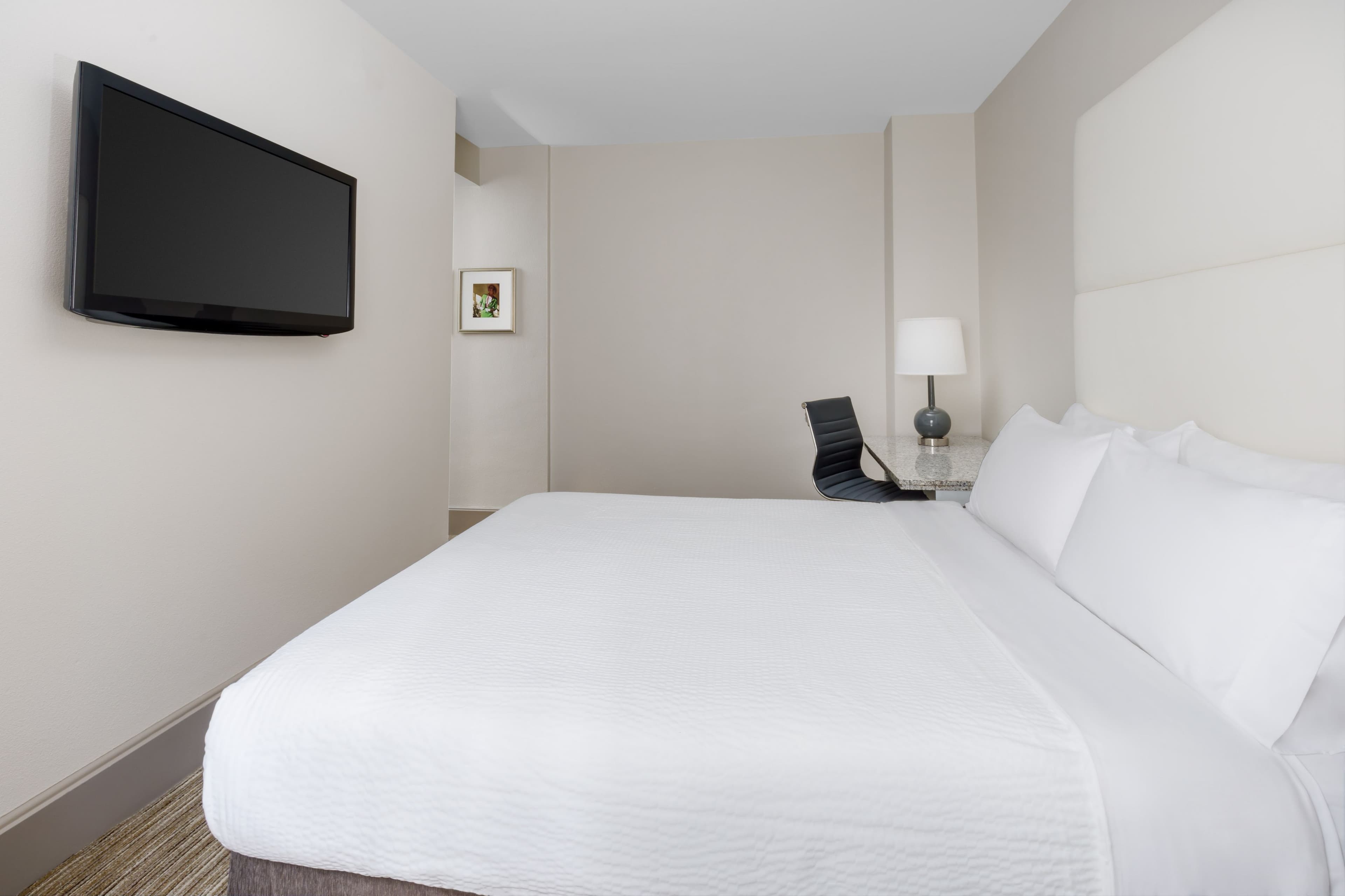 Holiday Inn Express Chicago - Magnificent Mile — 22