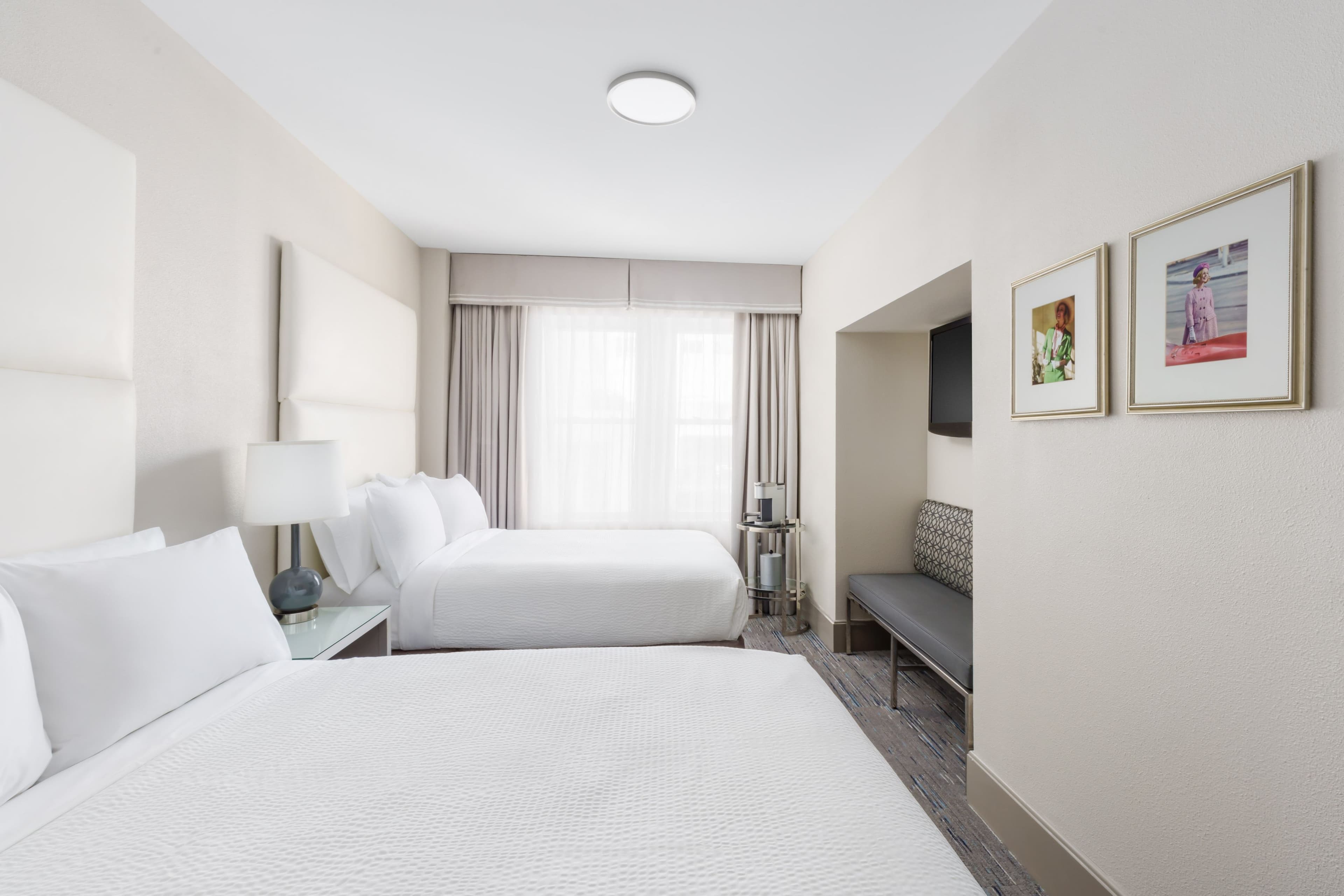 Holiday Inn Express Chicago - Magnificent Mile — 42