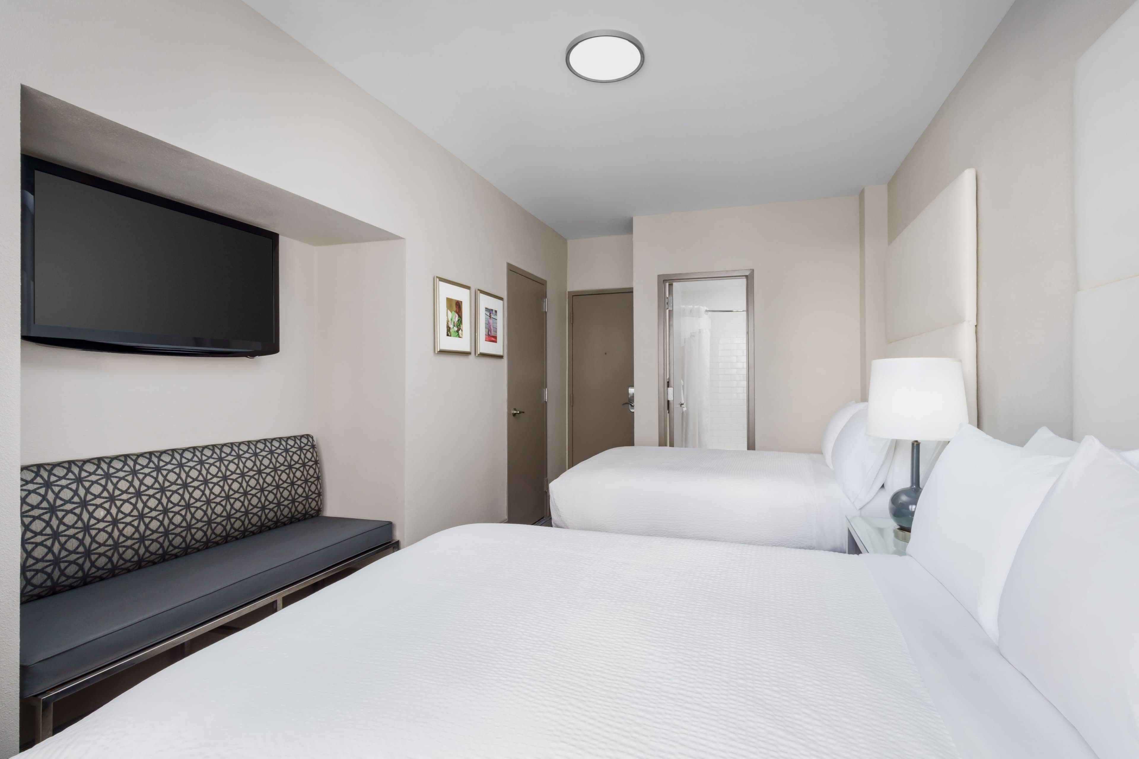 Holiday Inn Express Chicago - Magnificent Mile — 44