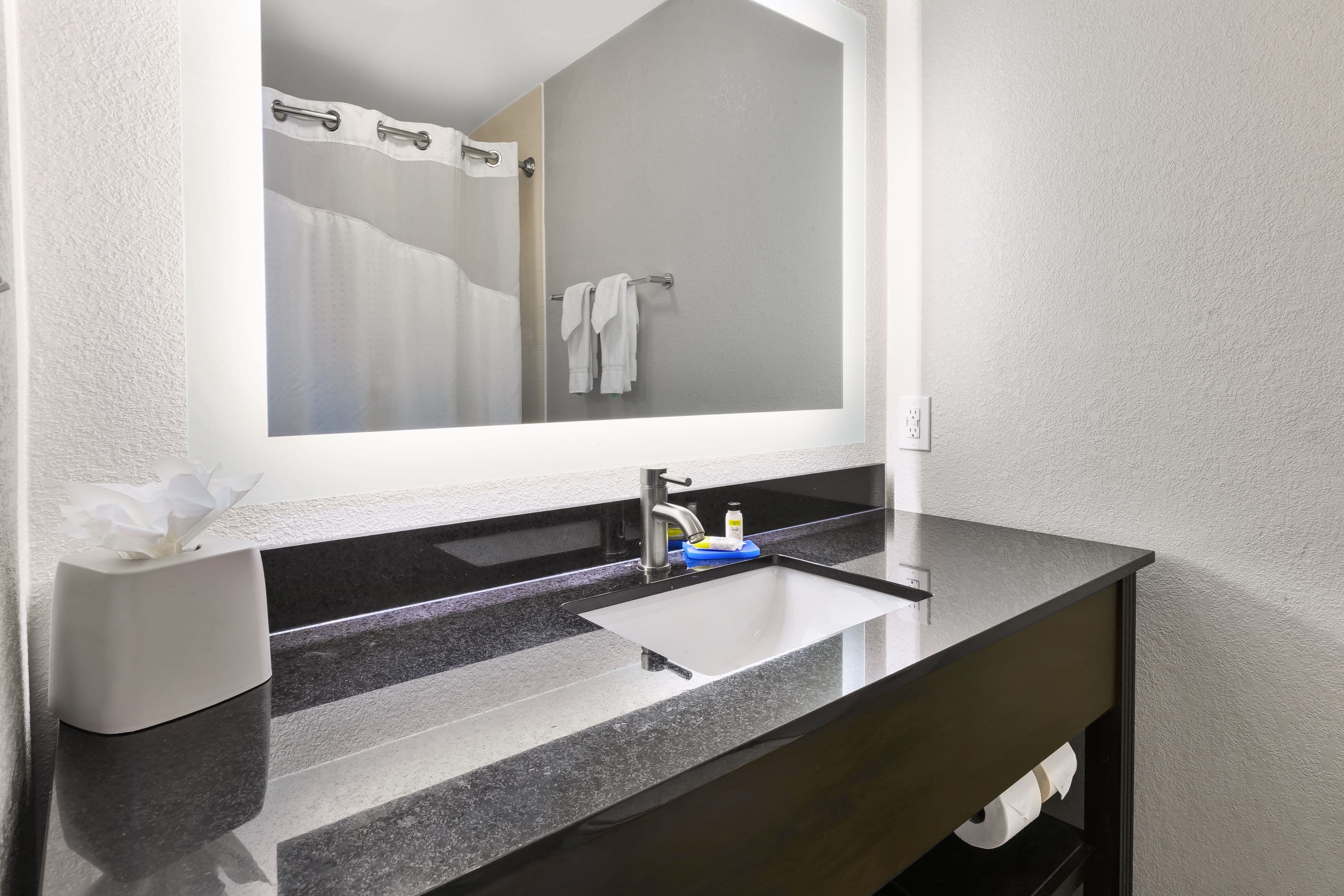 Holiday Inn Express Chillicothe East — 6