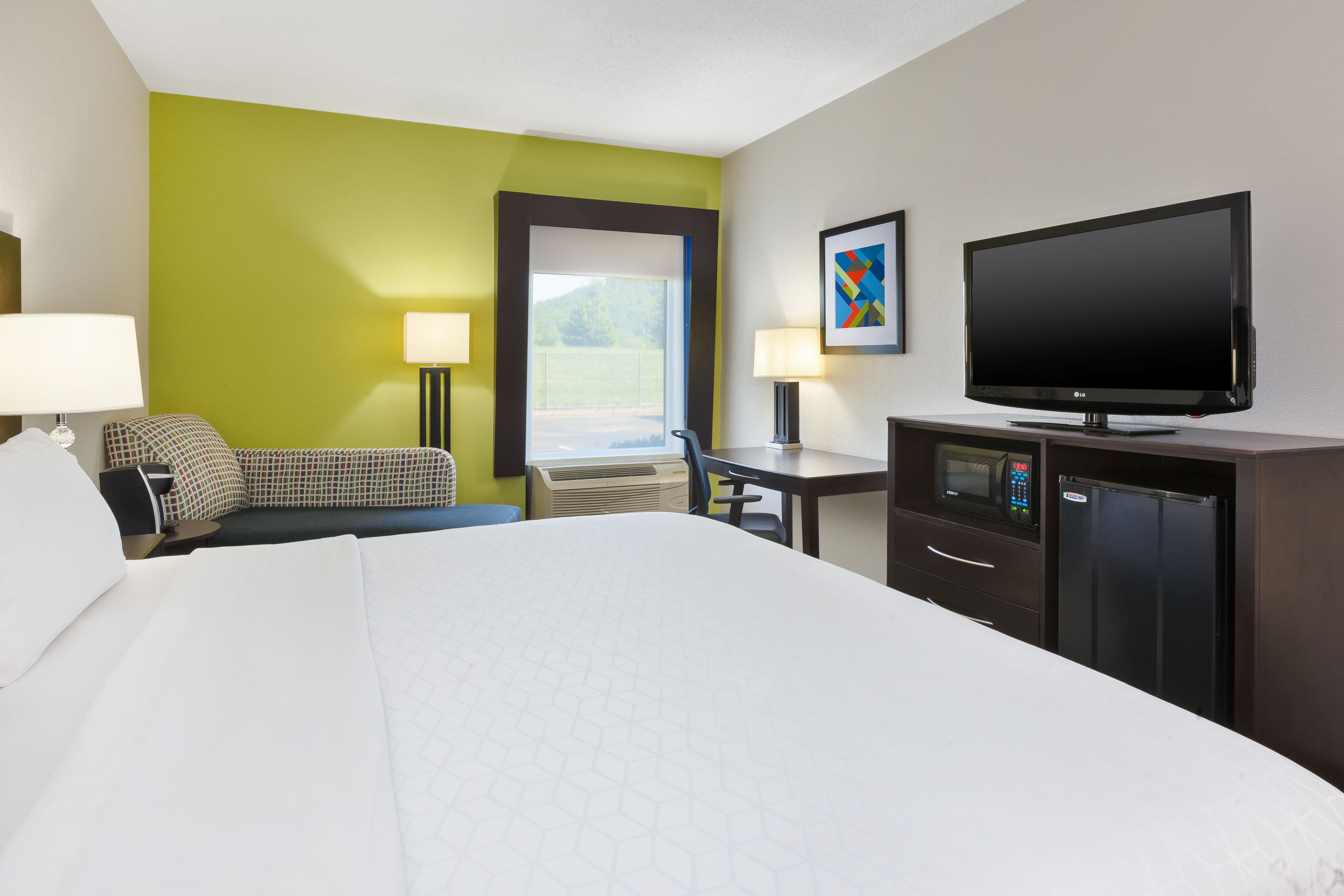 Holiday Inn Express Chillicothe East - Image 3