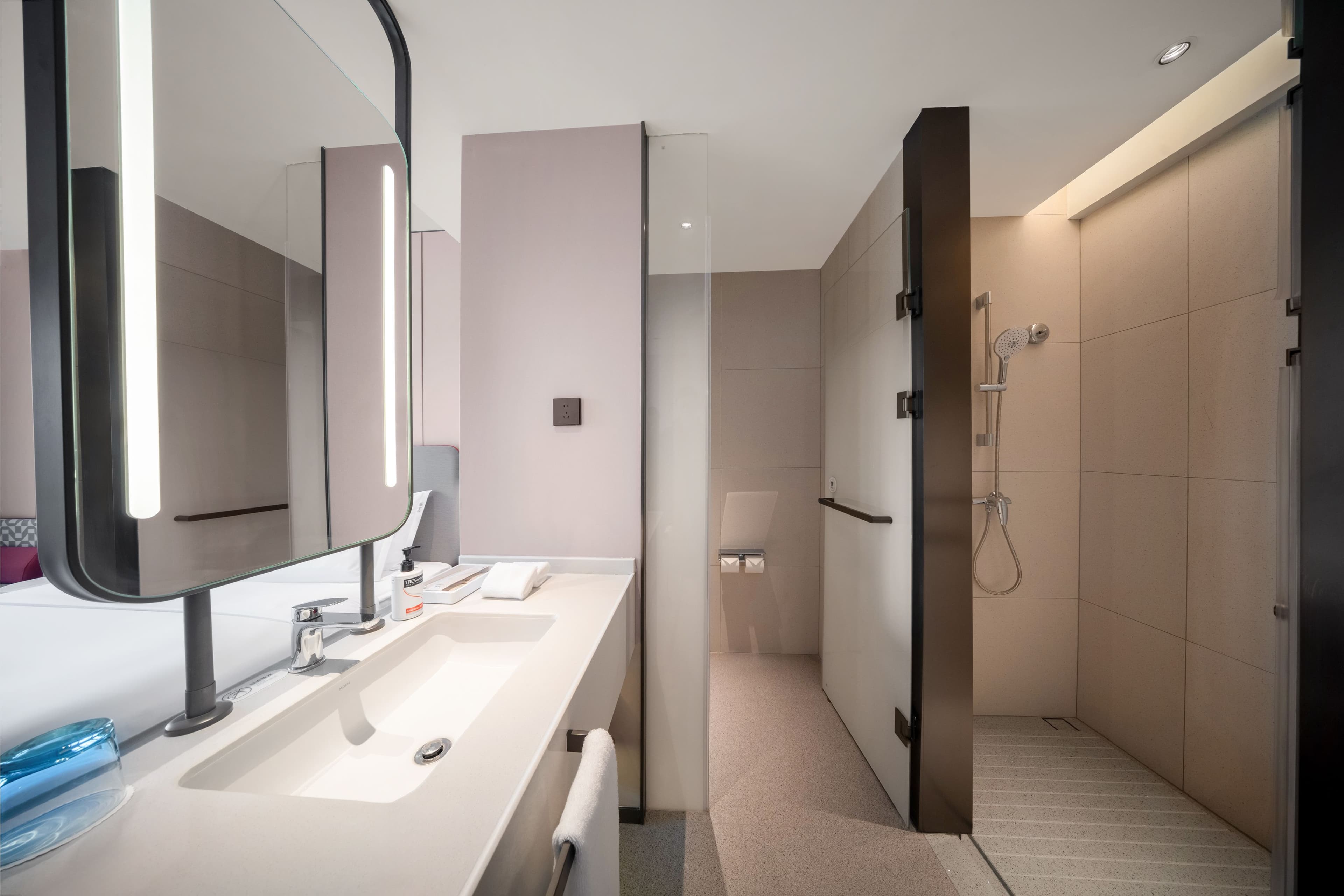 Holiday Inn Express Chongqing Ciqikou Ancient Town — 17