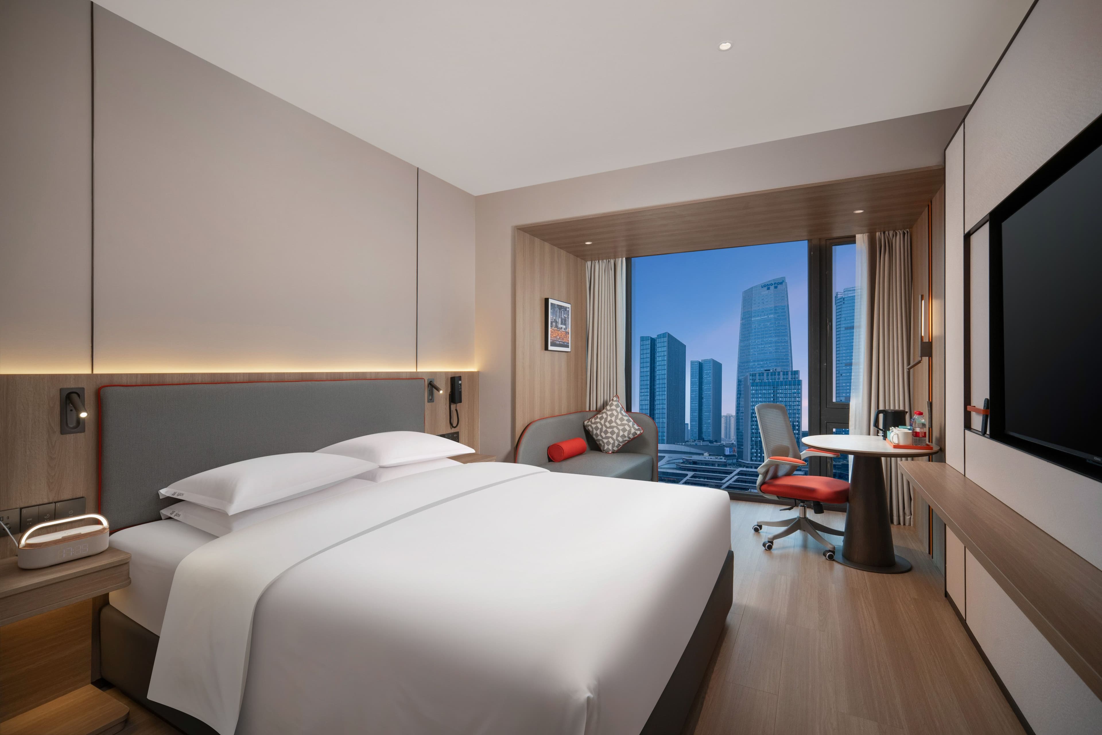 Holiday Inn Express Chongqing Central Park — 7