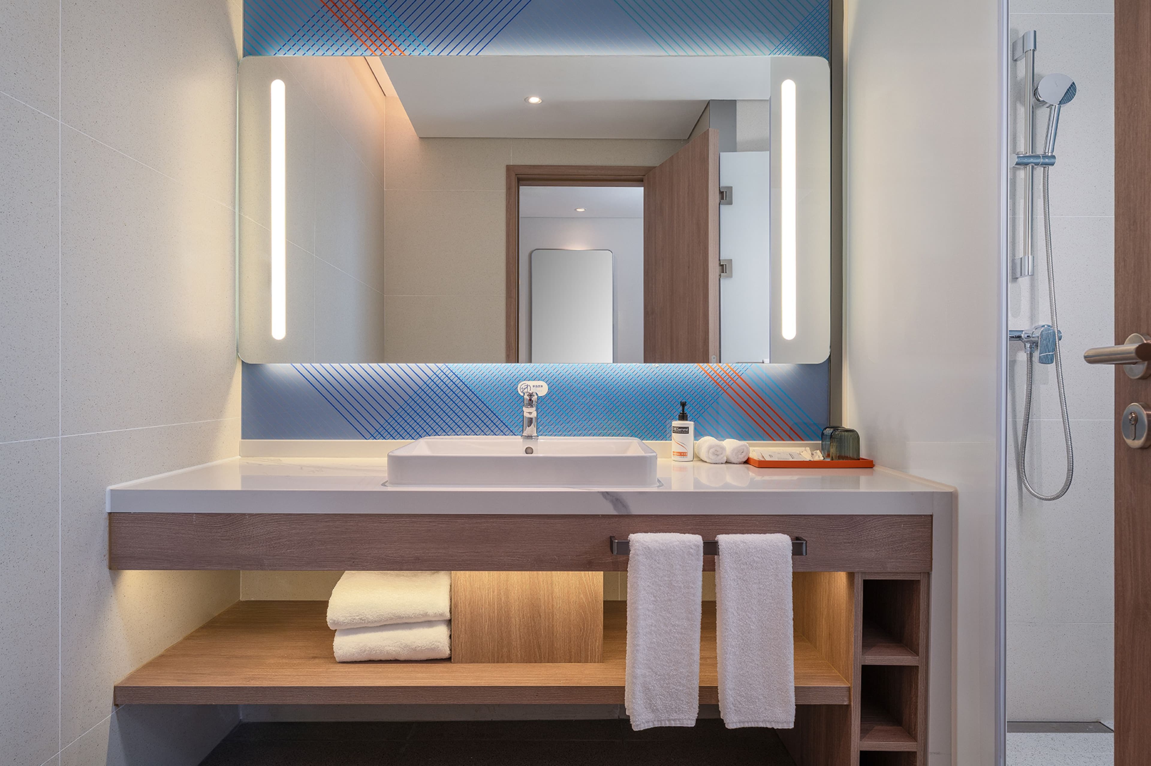 Holiday Inn Express Chongqing Liangjiang Yufu — 11