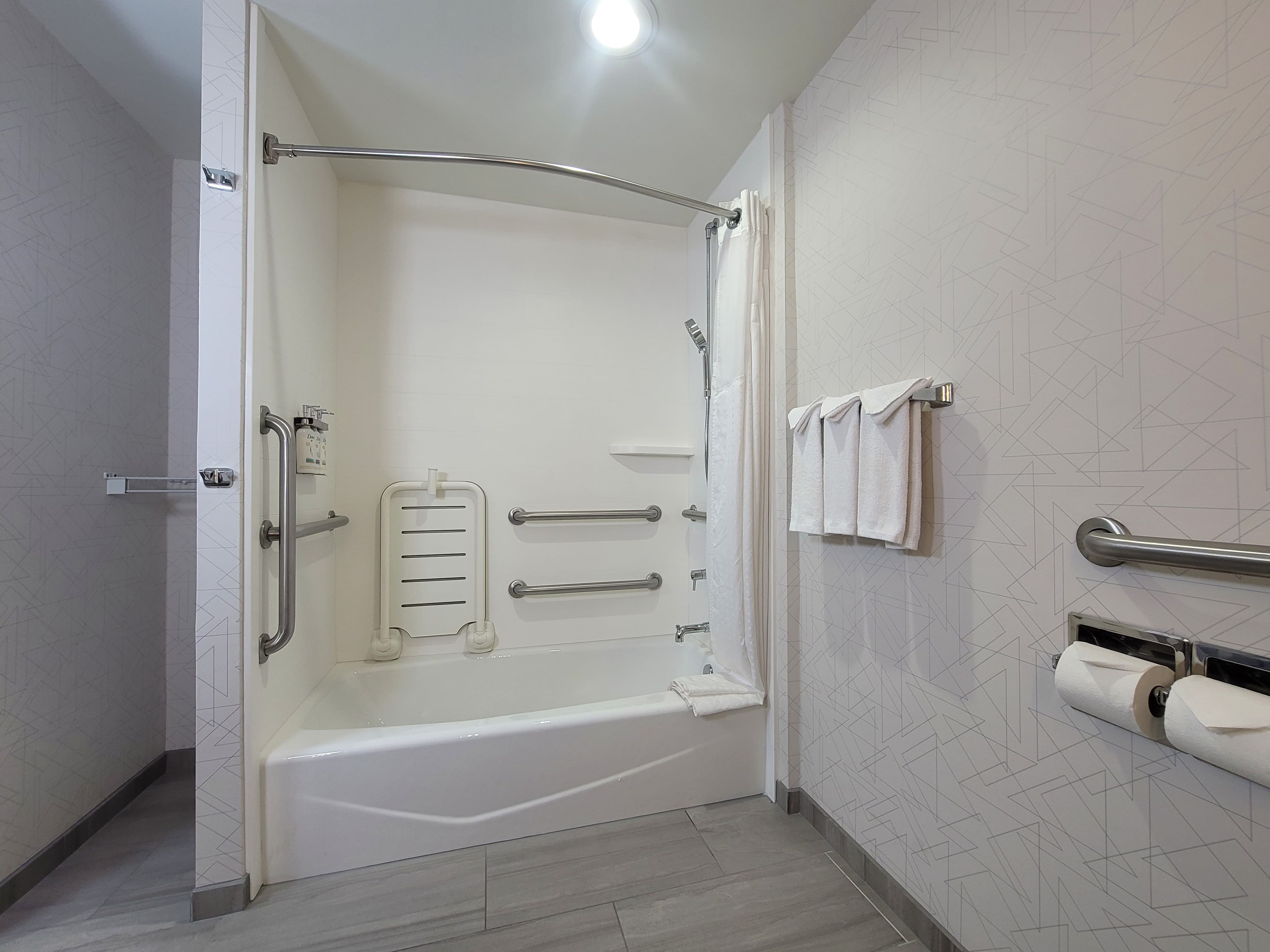 Holiday Inn Express San Diego South - Chula Vista — 17