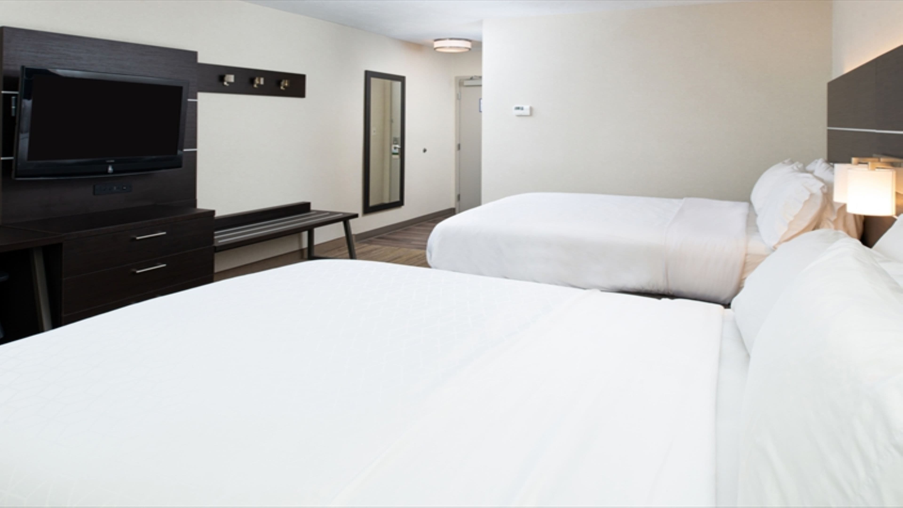 Holiday Inn Express Cincinnati West — 14