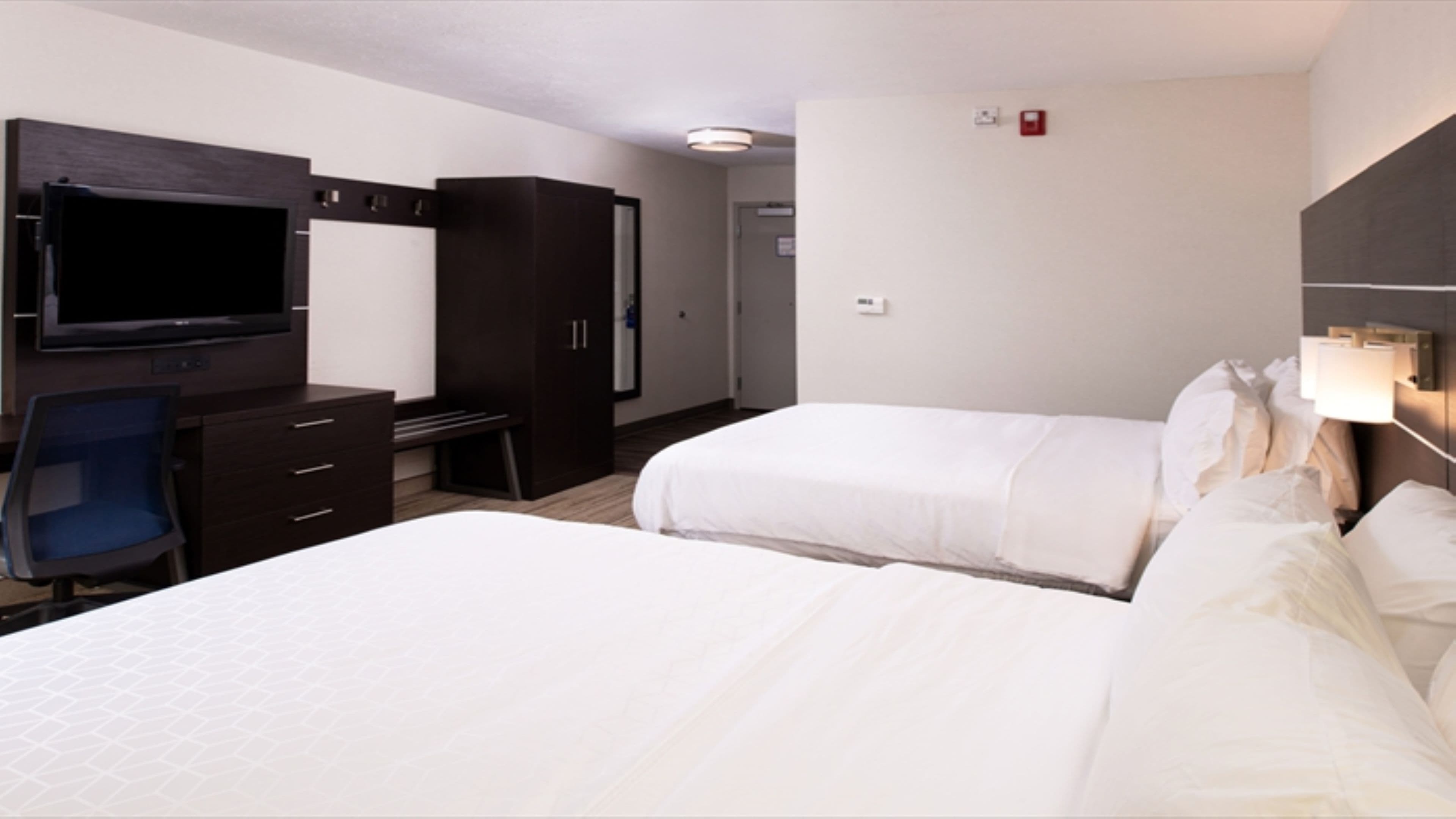 Holiday Inn Express Cincinnati West — 15