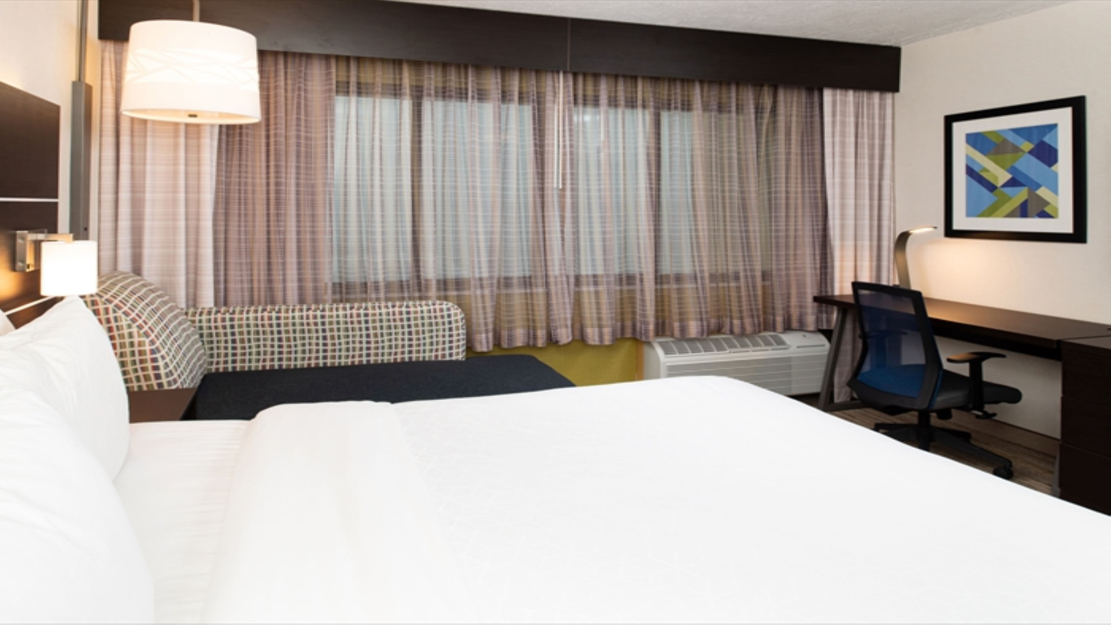 Holiday Inn Express Cincinnati West - Image 4