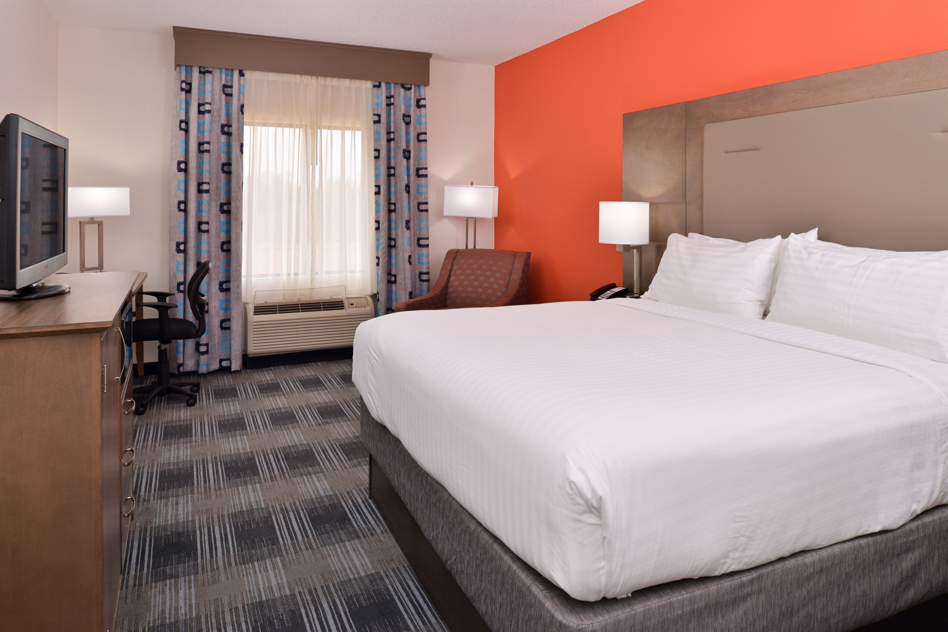 Holiday Inn Express Clanton - Image 2