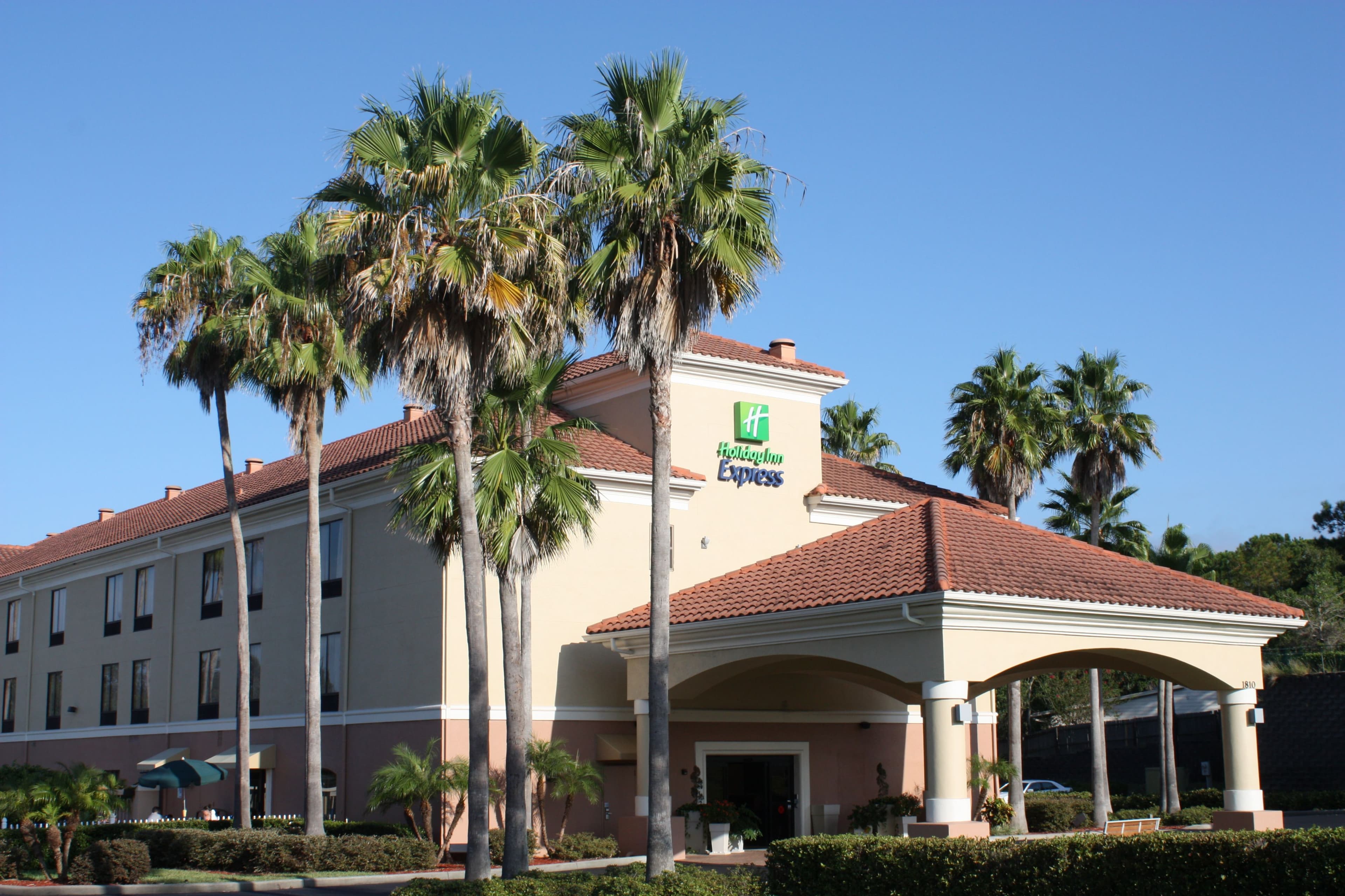 Holiday Inn Express Clermont - Image 1