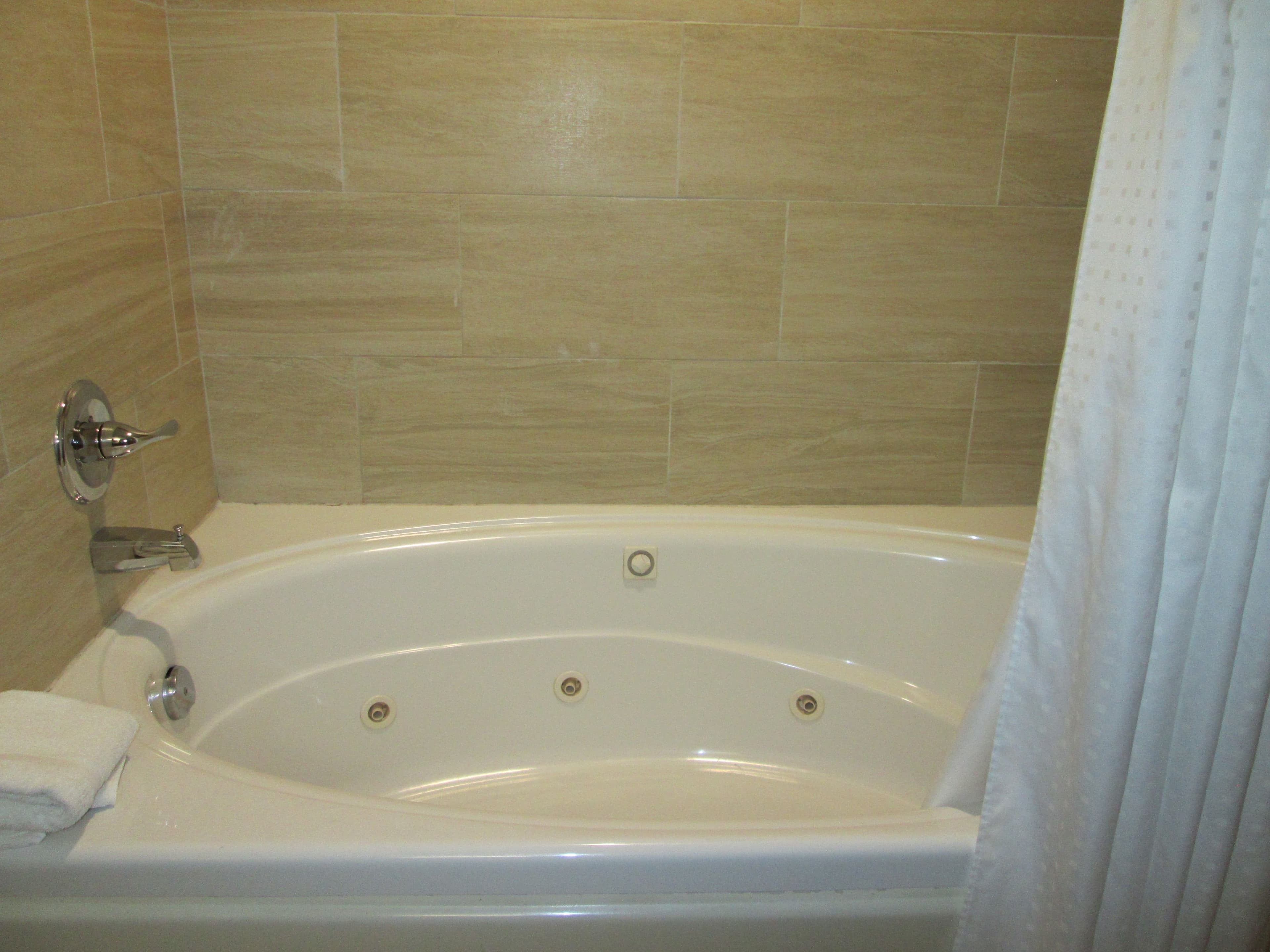 Holiday Inn Express Cloverdale (Greencastle) — 11