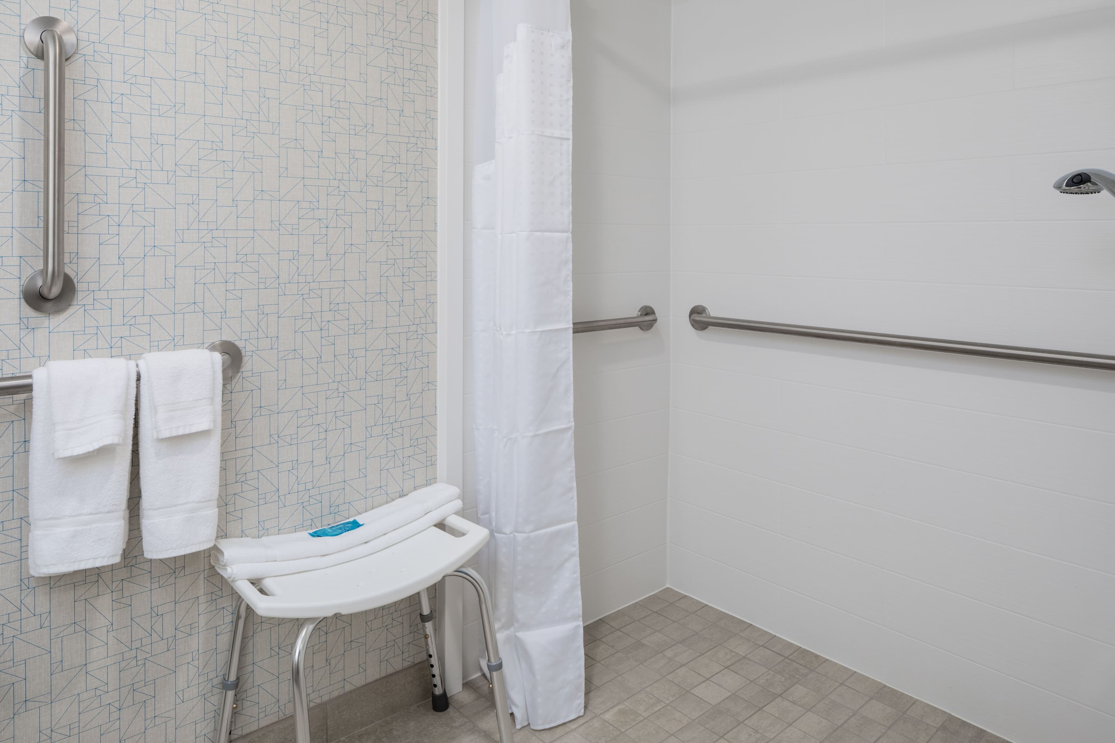 Holiday Inn Express Atlanta Airport-College Park — 12