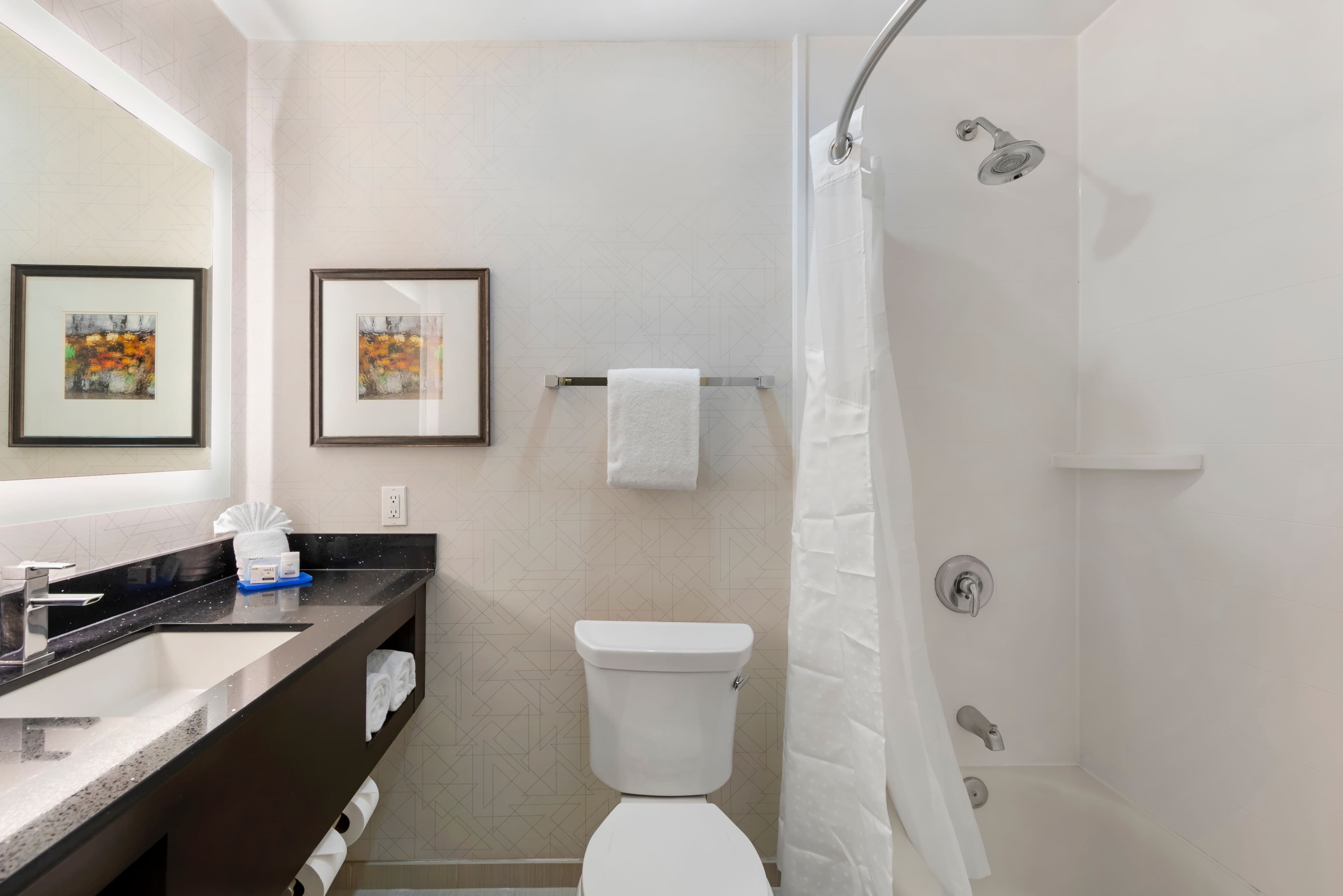 Holiday Inn Express San Bernardino - Colton — 7