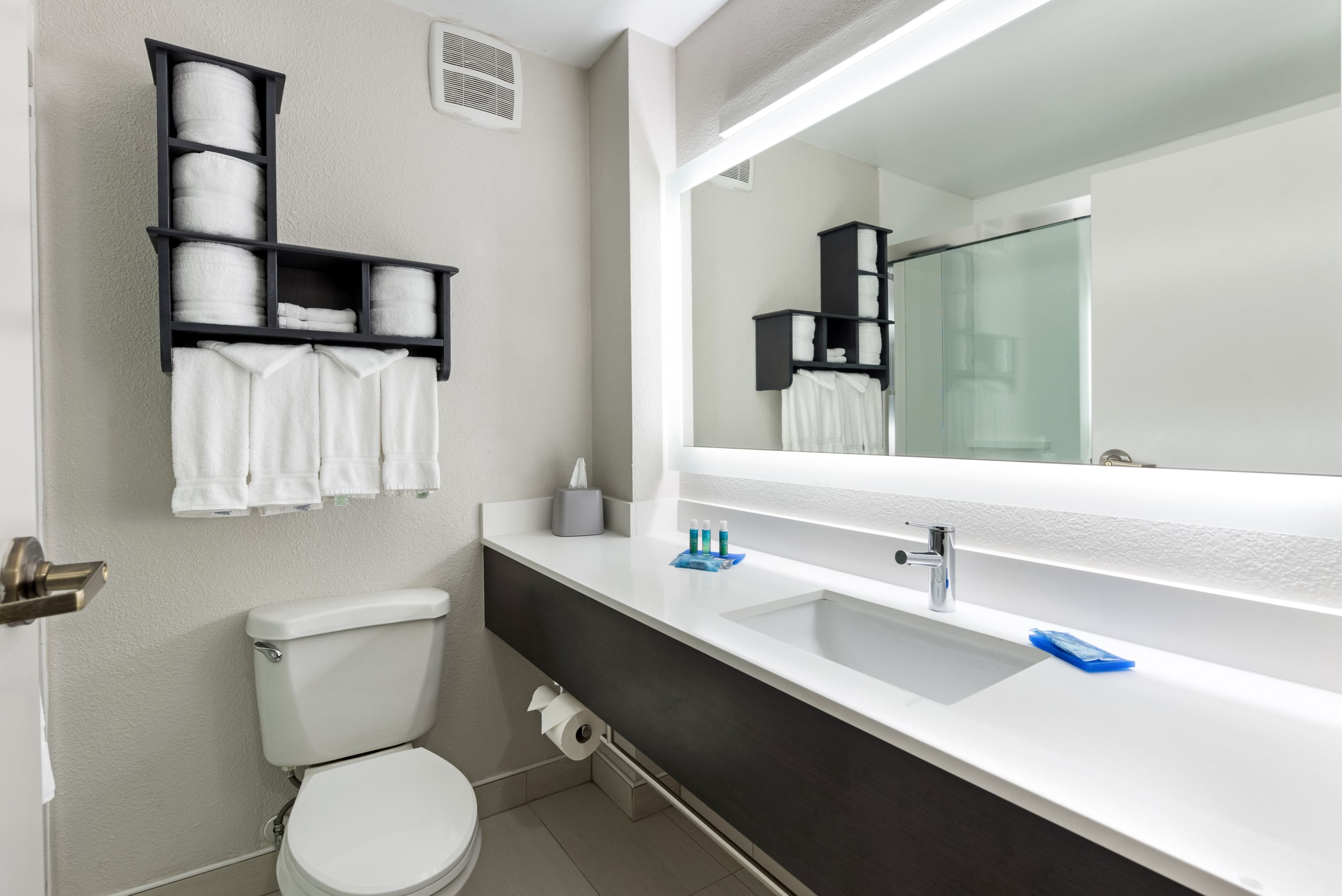 Holiday Inn Express Columbus Downtown - Image 4