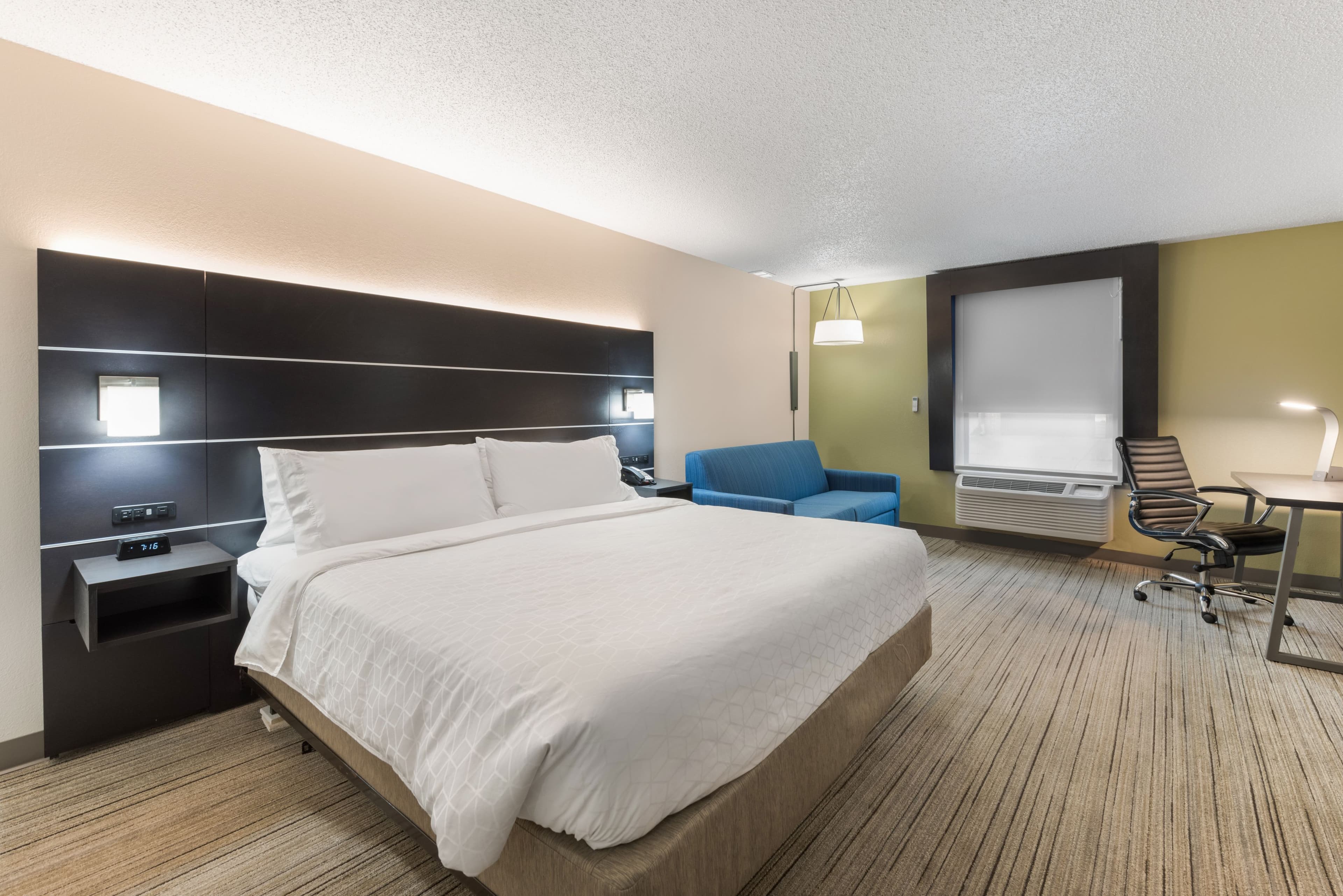 Holiday Inn Express Columbus Downtown — 9
