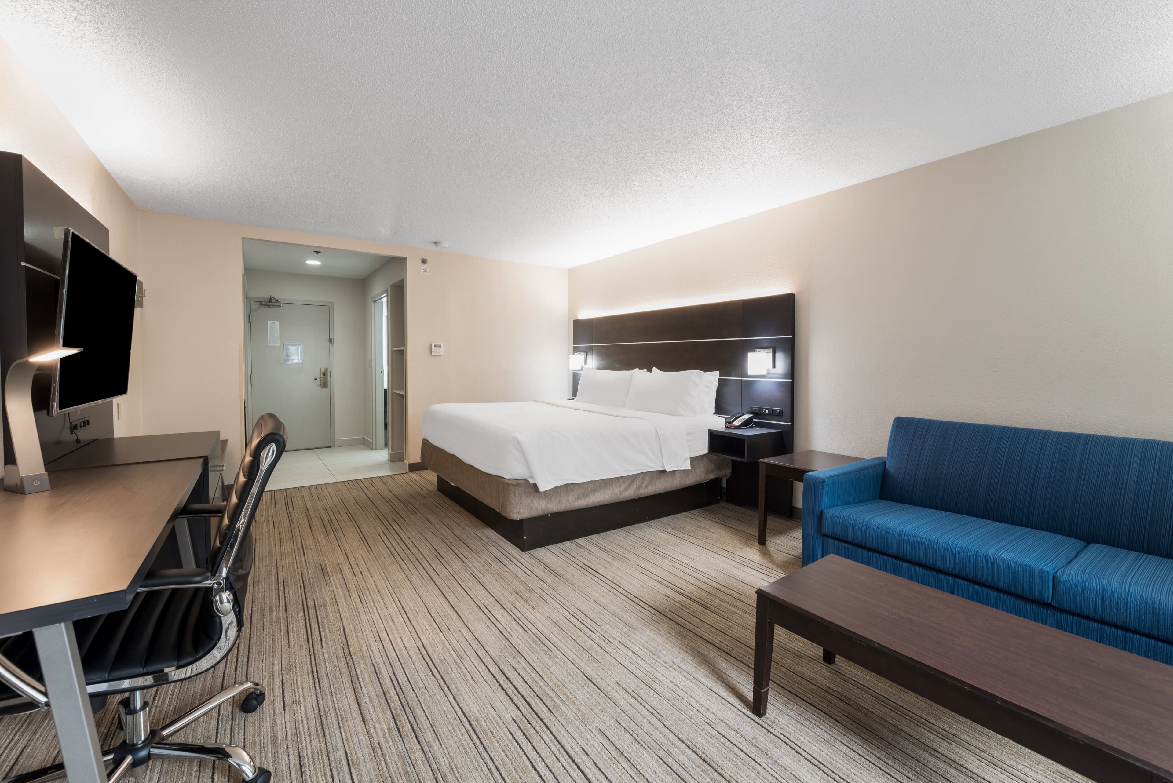 Holiday Inn Express Columbus Downtown - Image 3