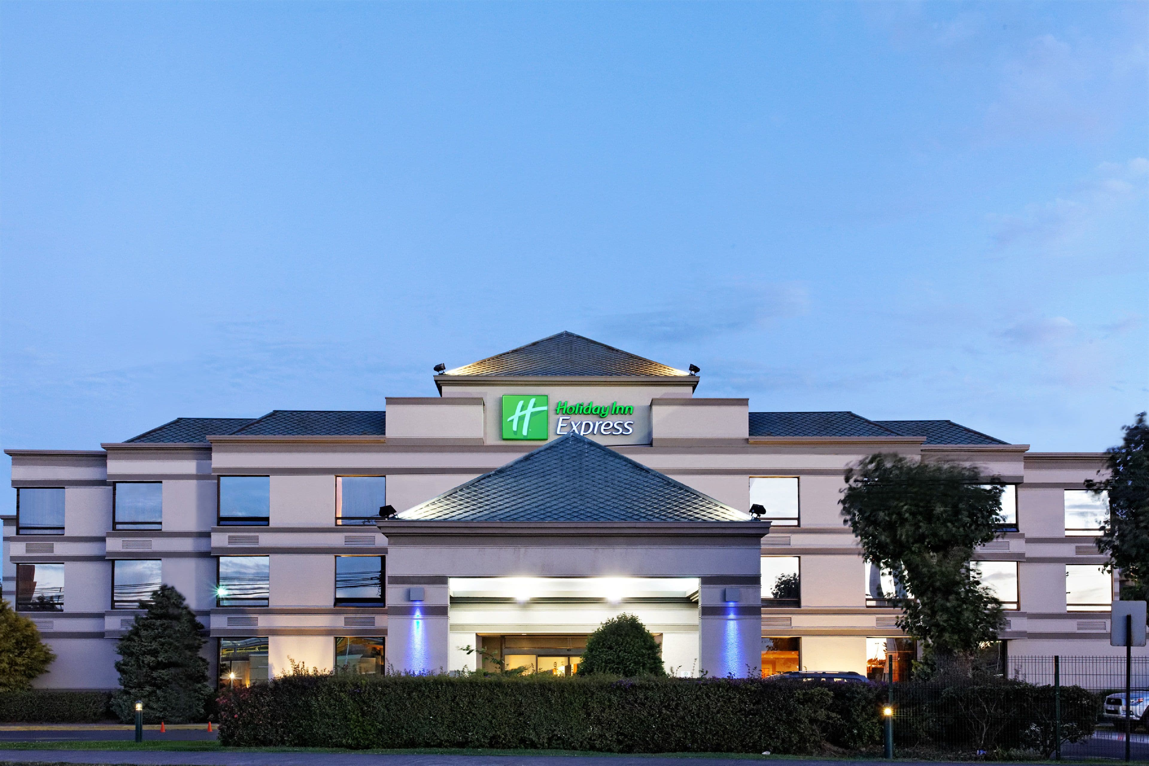 Holiday Inn Express Concepcion - Image 1