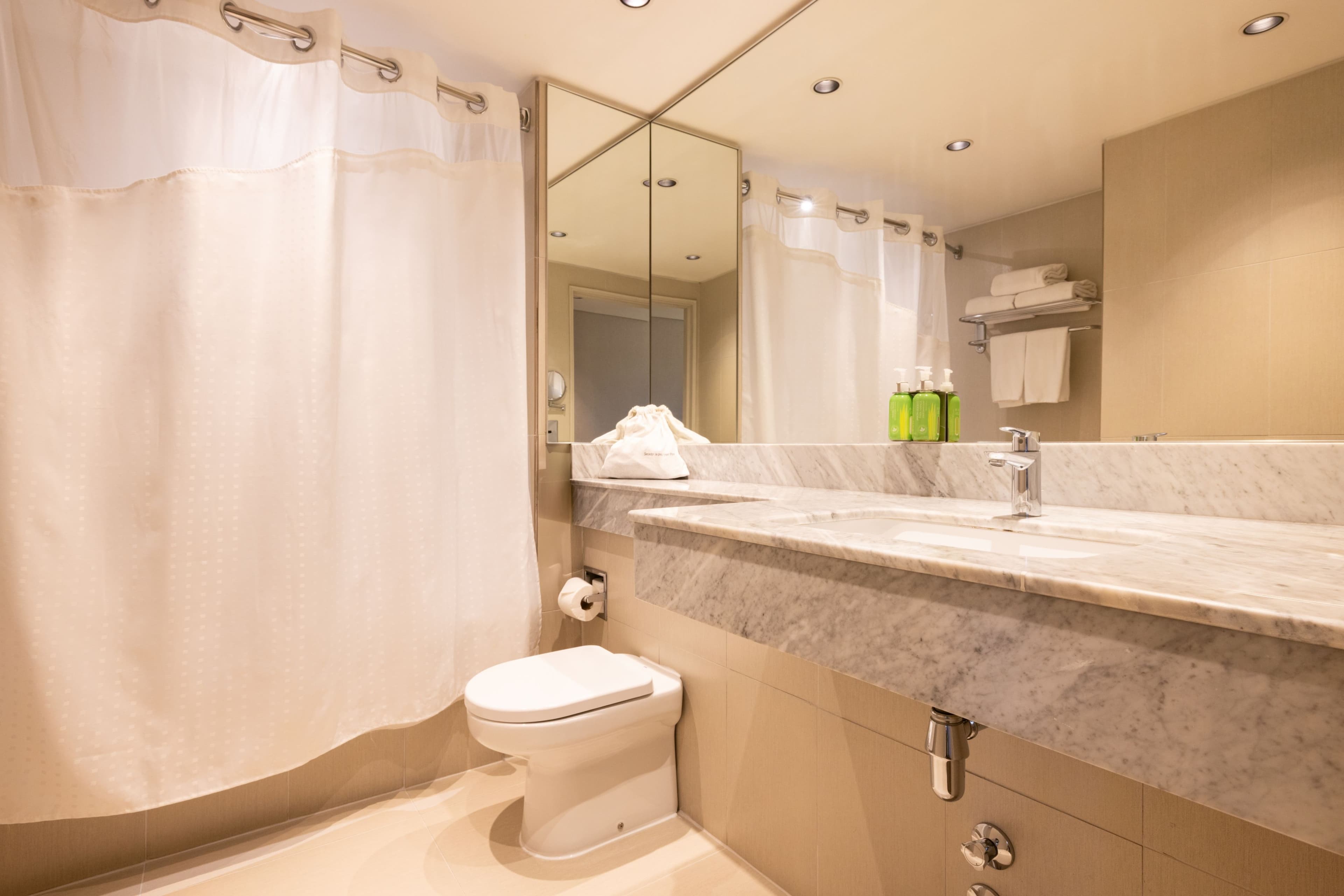Holiday Inn Express Concepcion - Image 2