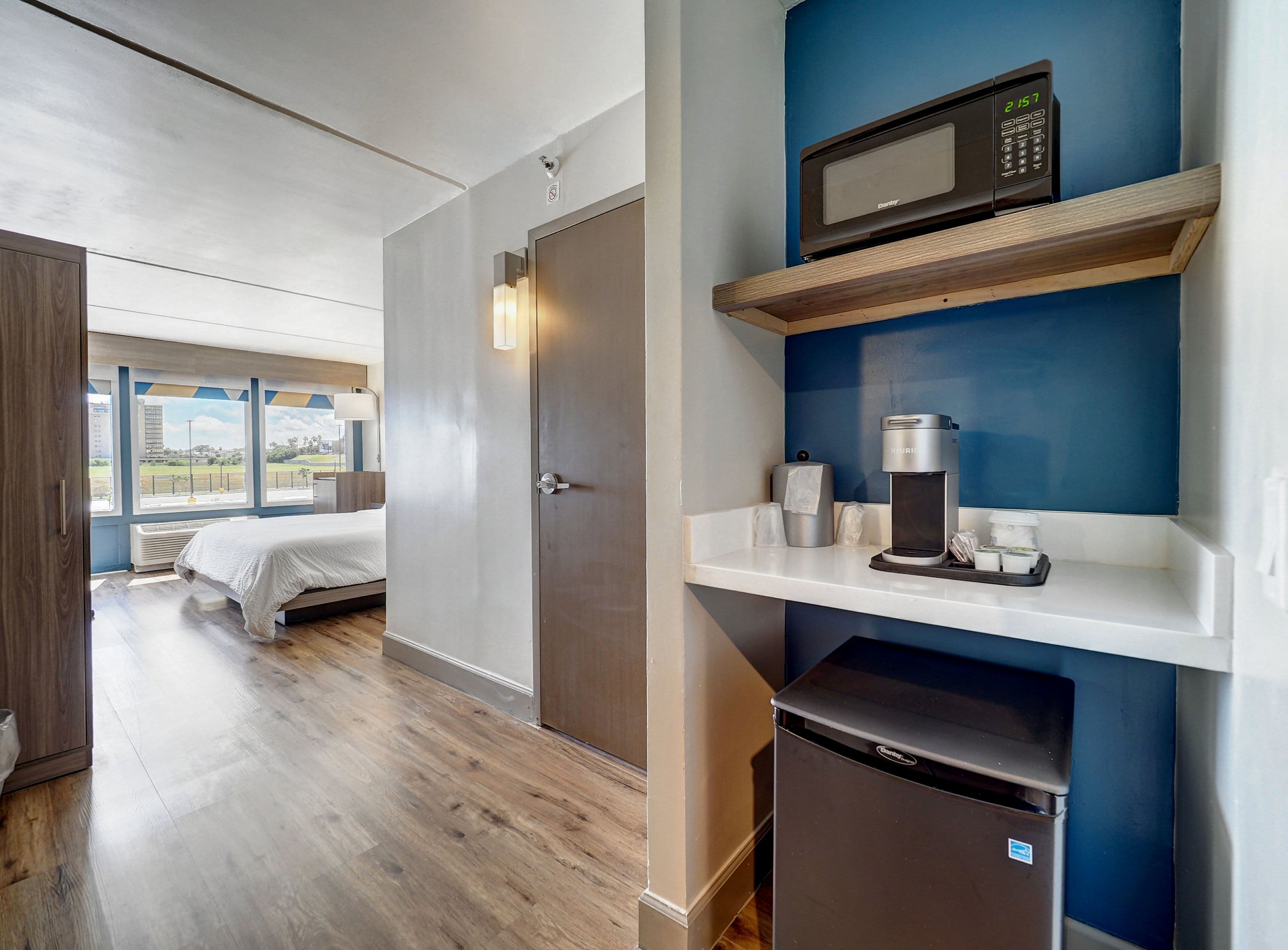 Holiday Inn Express Corpus Christi - Beachfront - Image 5