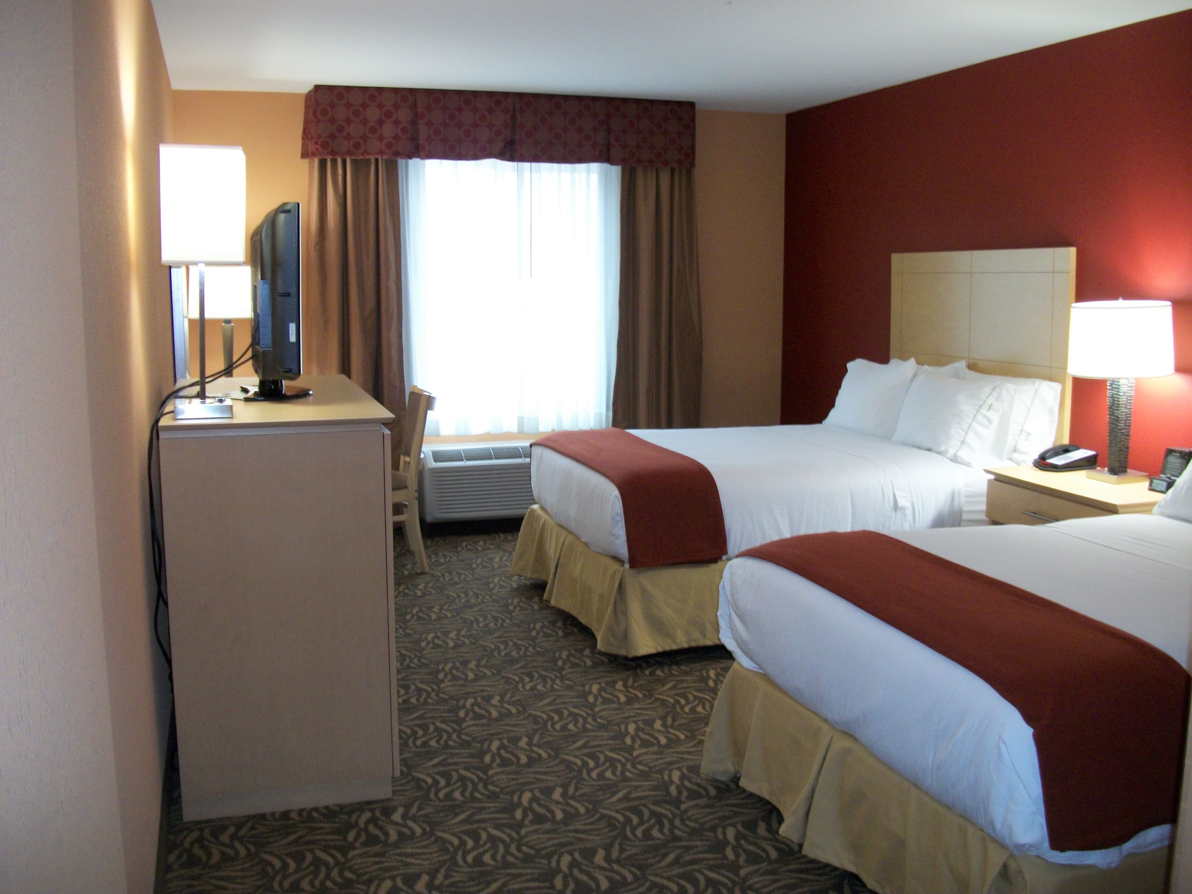Holiday Inn Express Cortland — 7