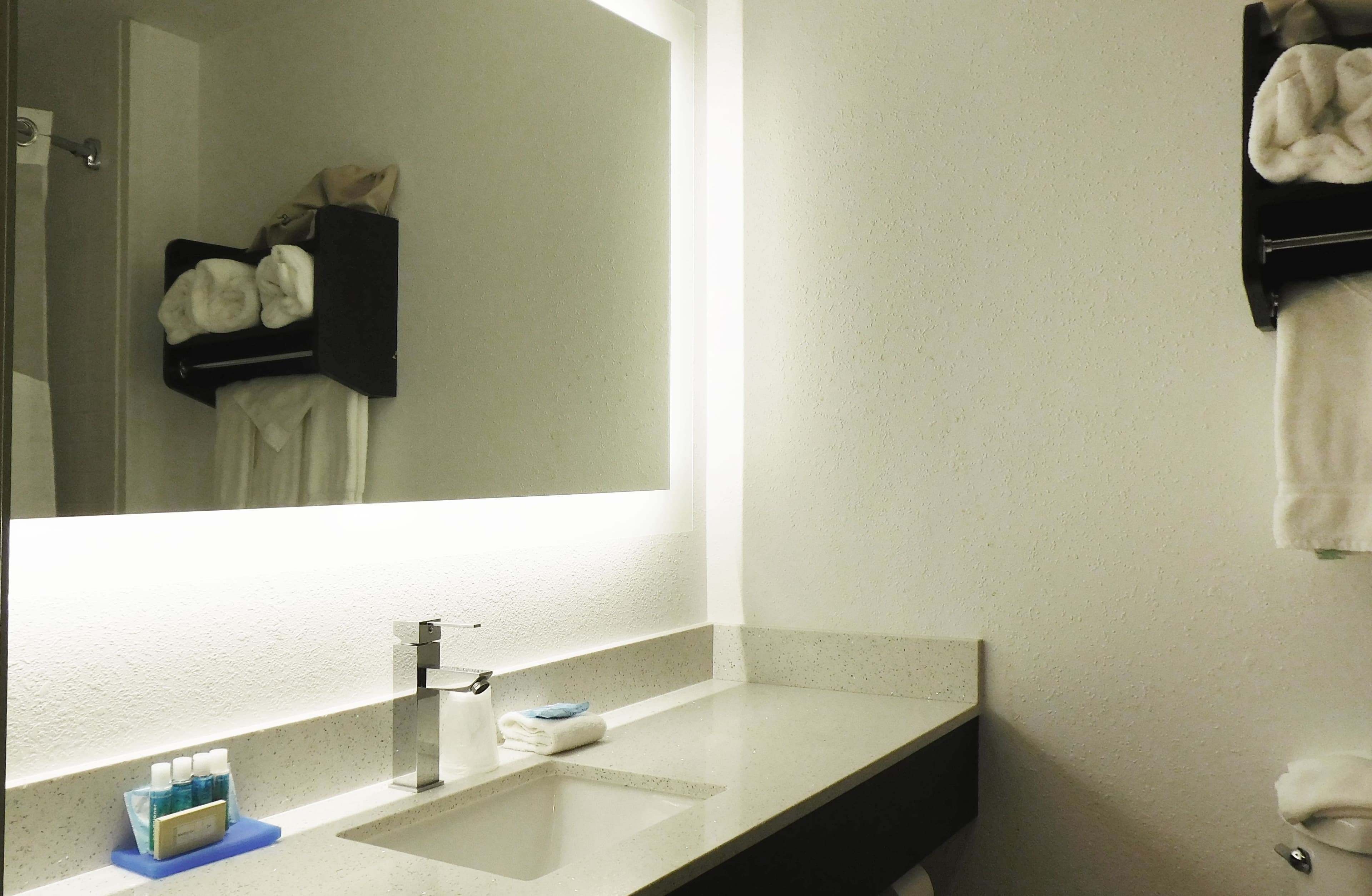 Holiday Inn Express Coventry S - West Warwick Area — 10