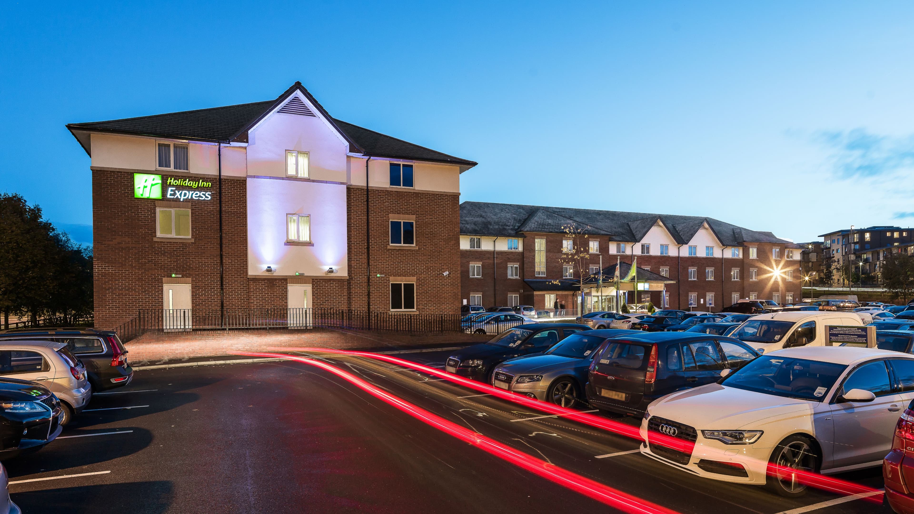 Holiday Inn Express London Gatwick - Crawley - Image 1