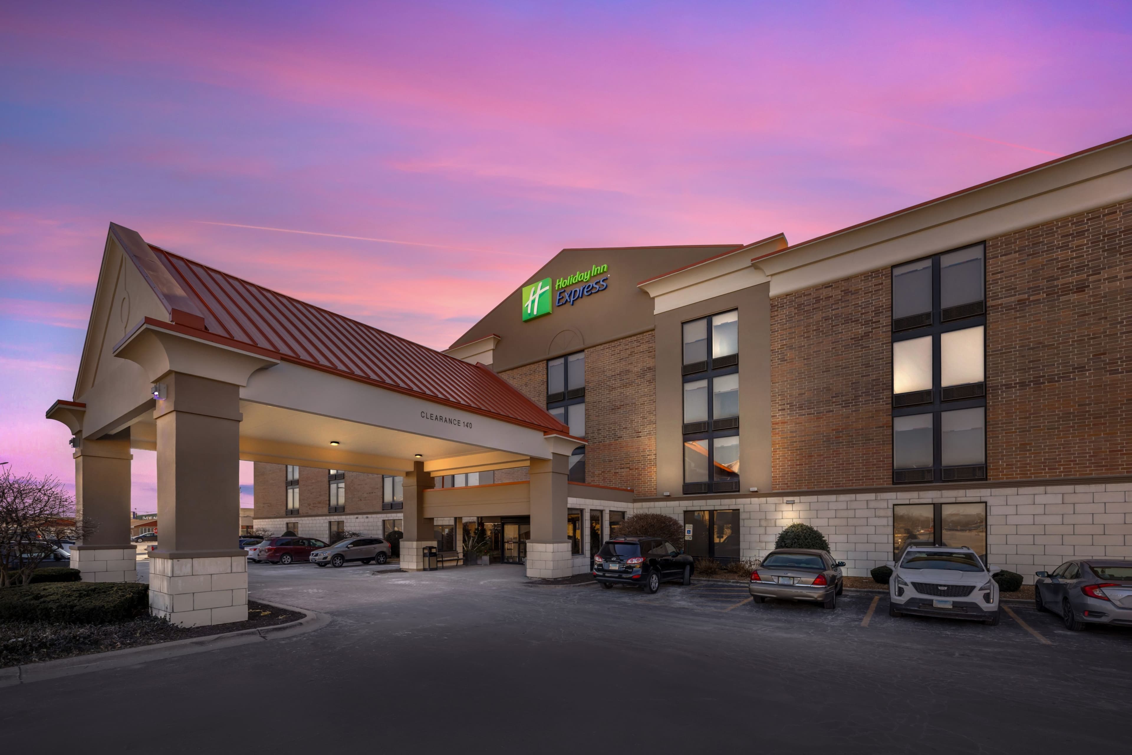 Holiday Inn Express Crestwood - Image 1
