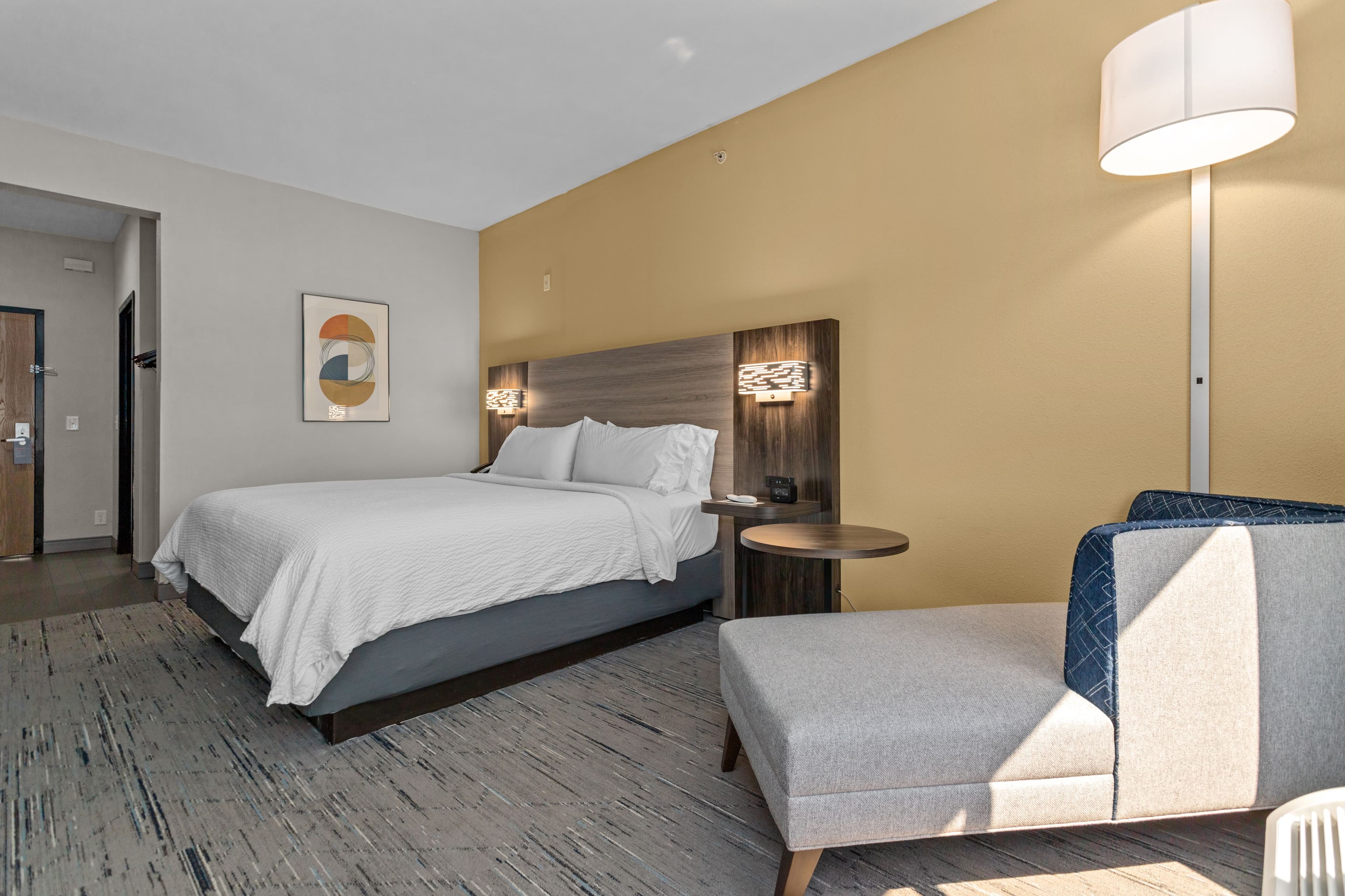 Holiday Inn Express Crockett - Image 4
