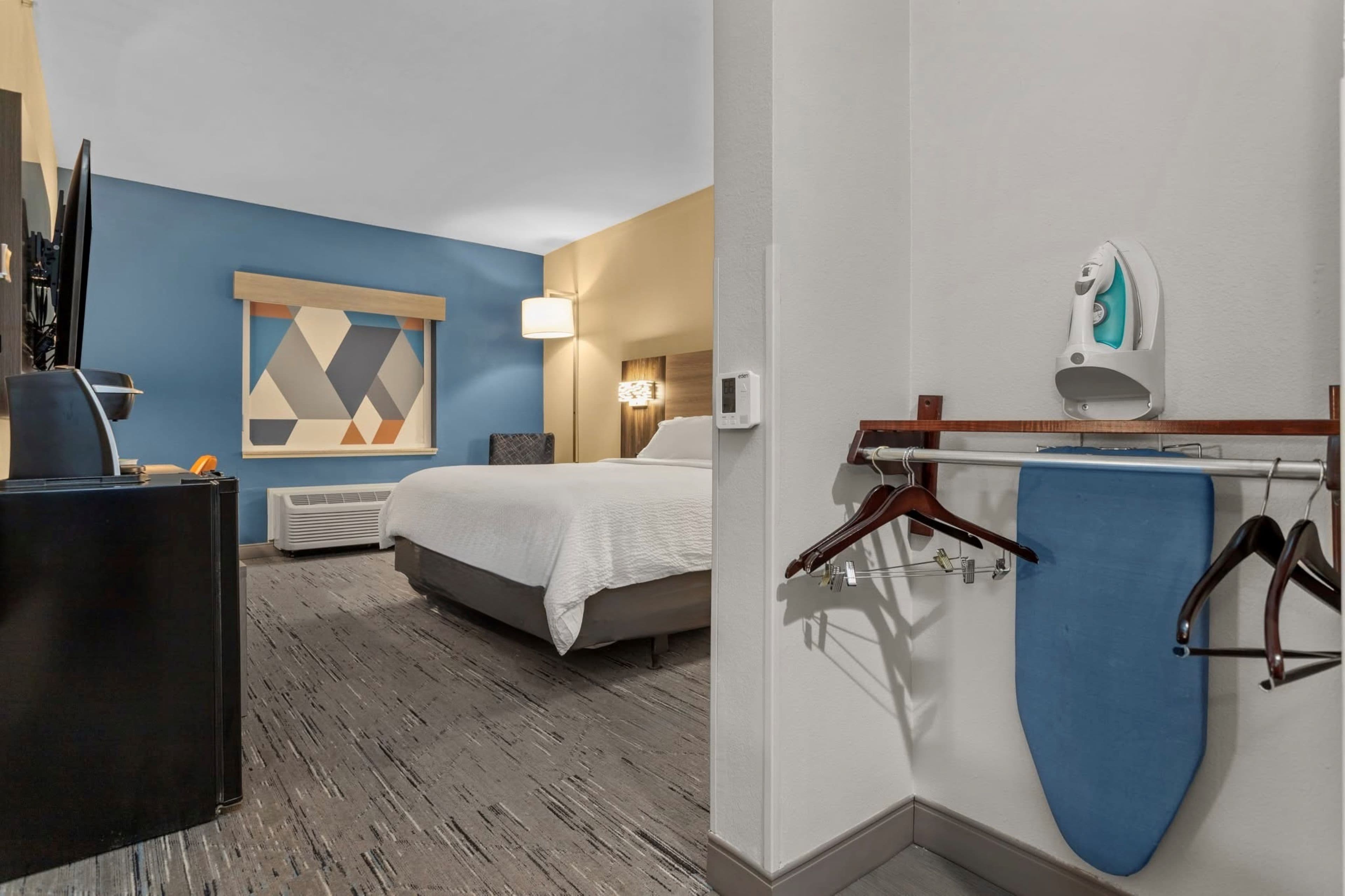 Holiday Inn Express Crockett — 6