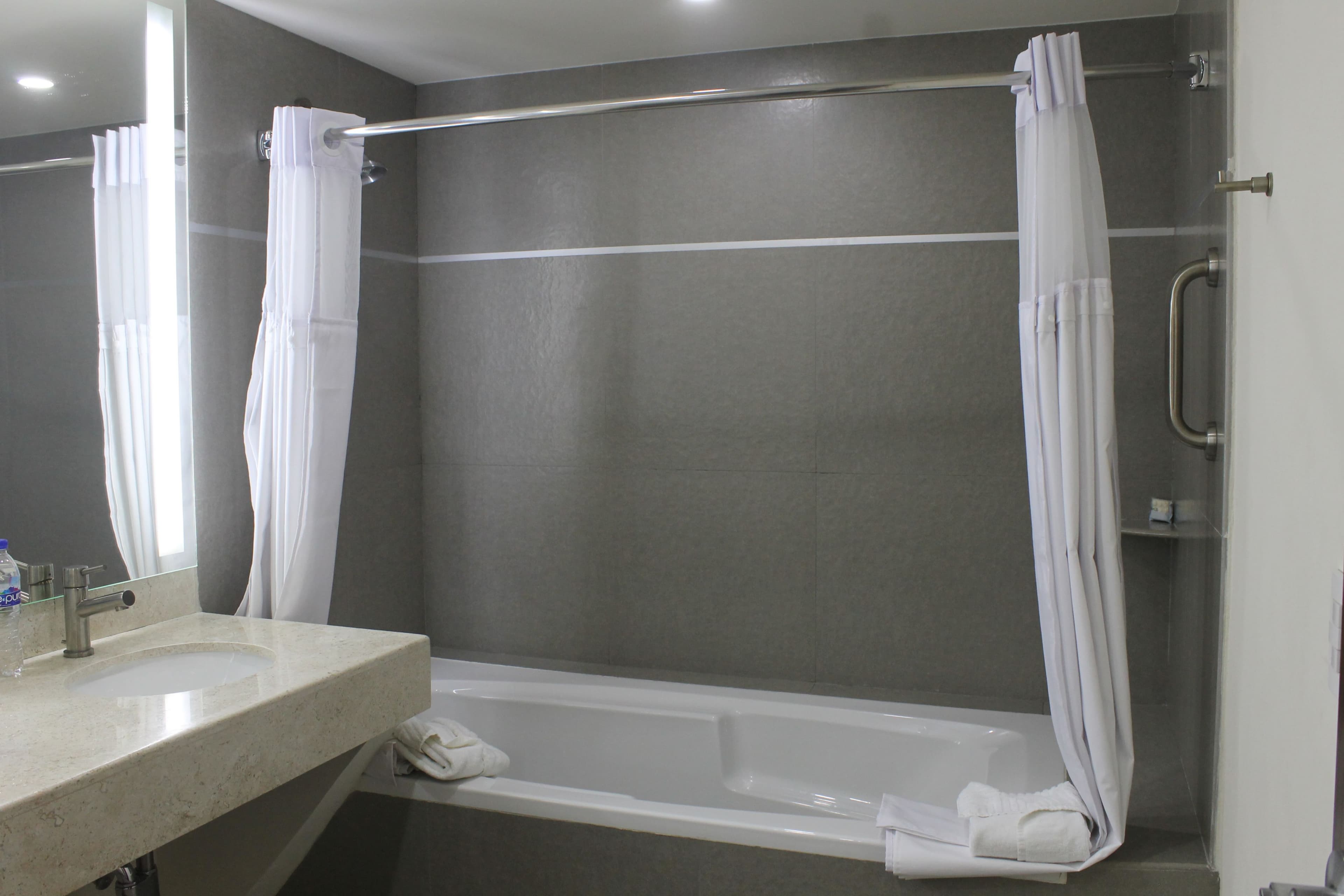 1 King 1 Bedroom Suite - Image 3