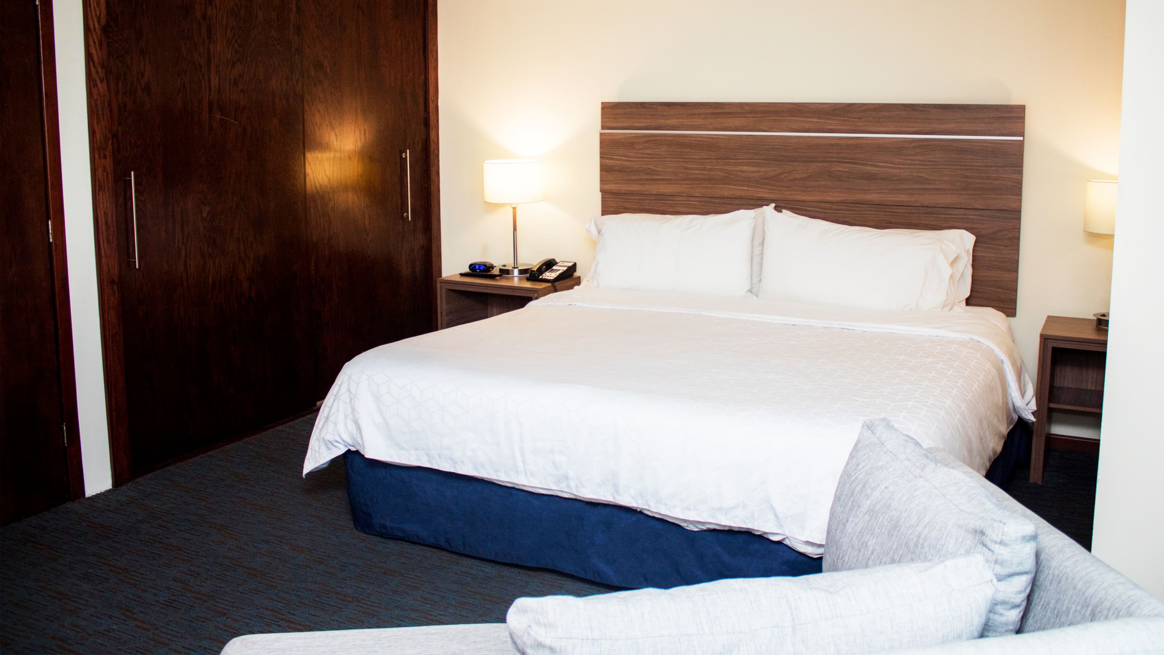 1 King 1 Bedroom Suite - Image 7