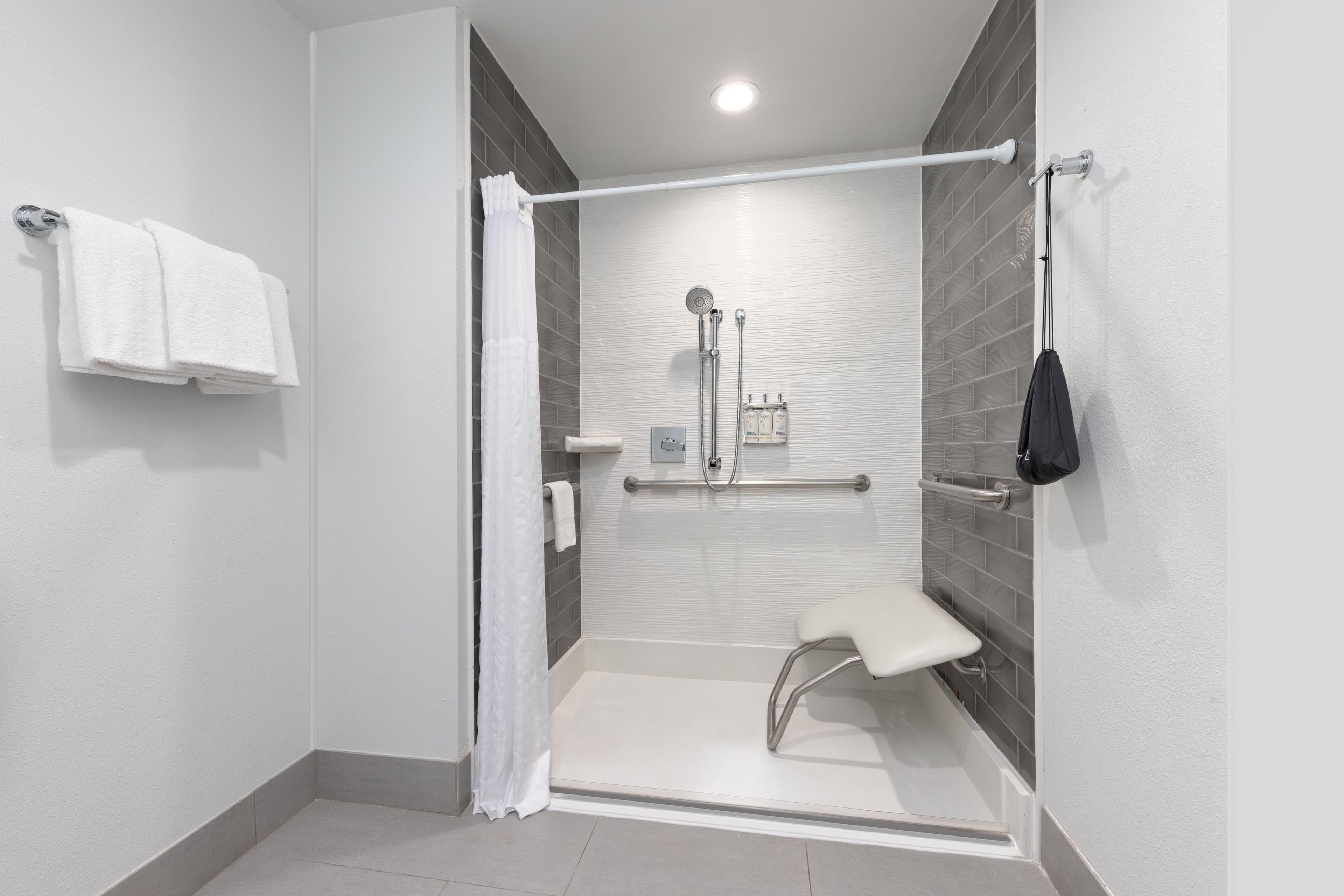 Holiday Inn Express Dallas Downtown — 17