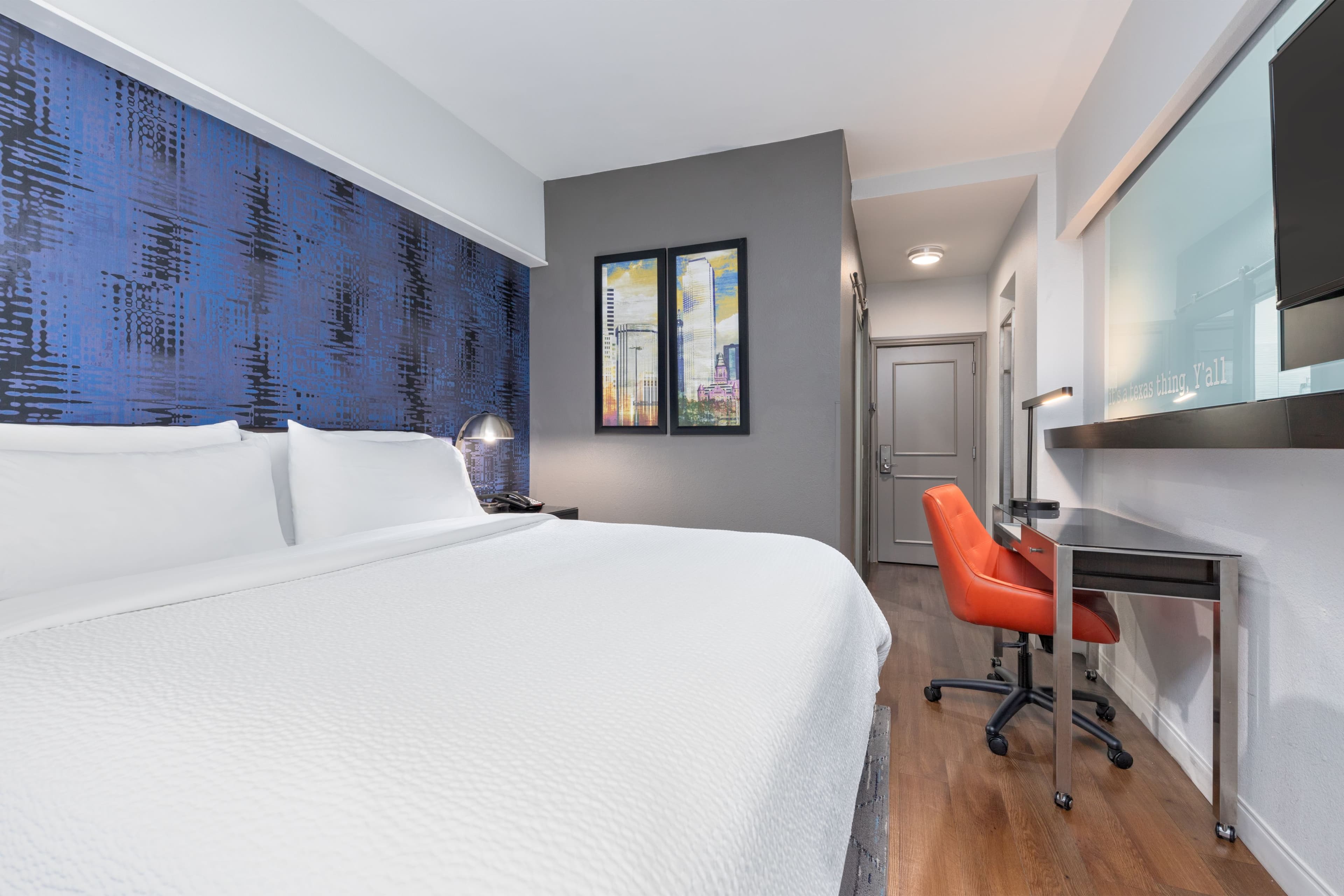 Holiday Inn Express Dallas Downtown — 23