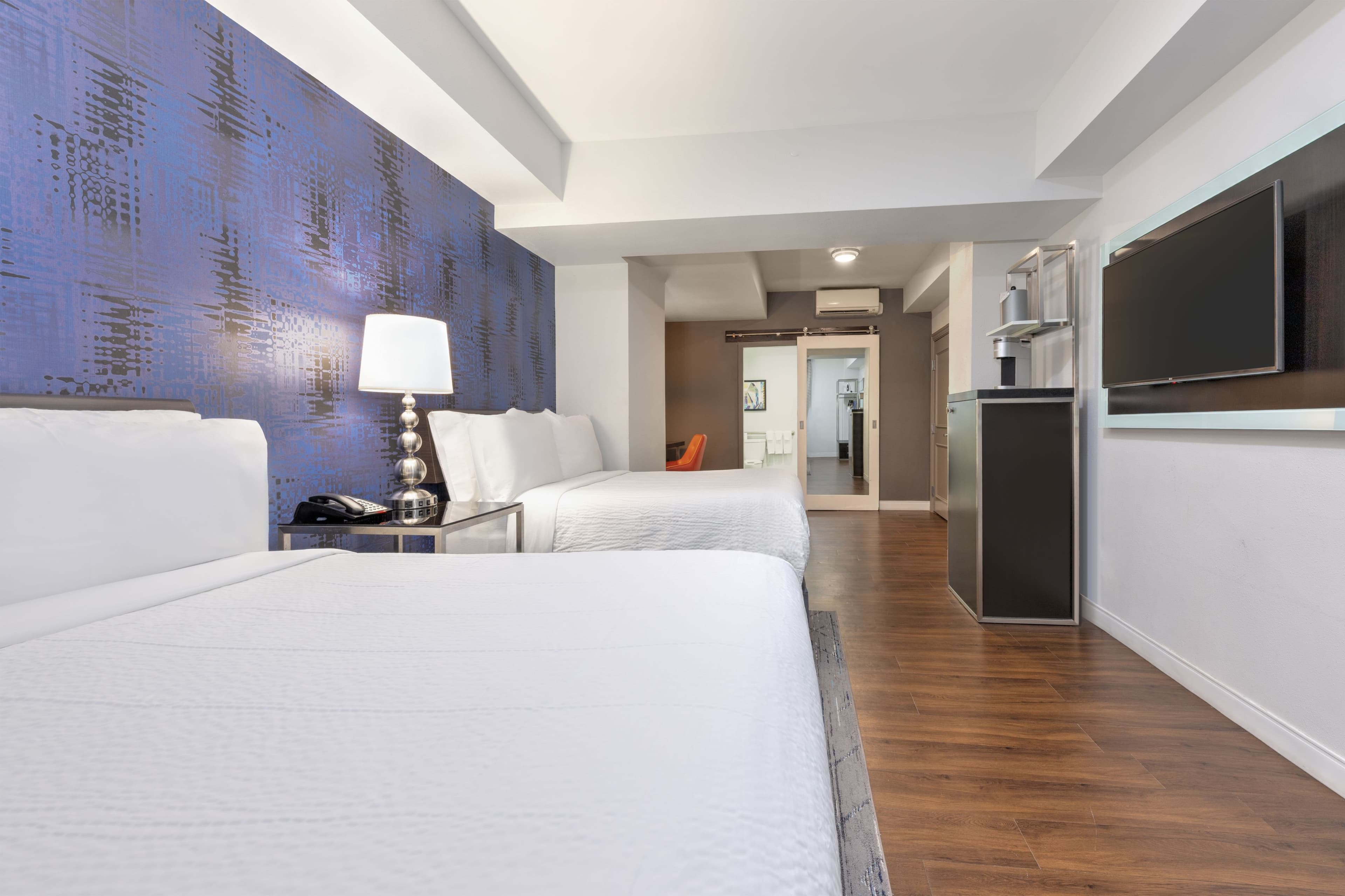 Holiday Inn Express Dallas Downtown — 16