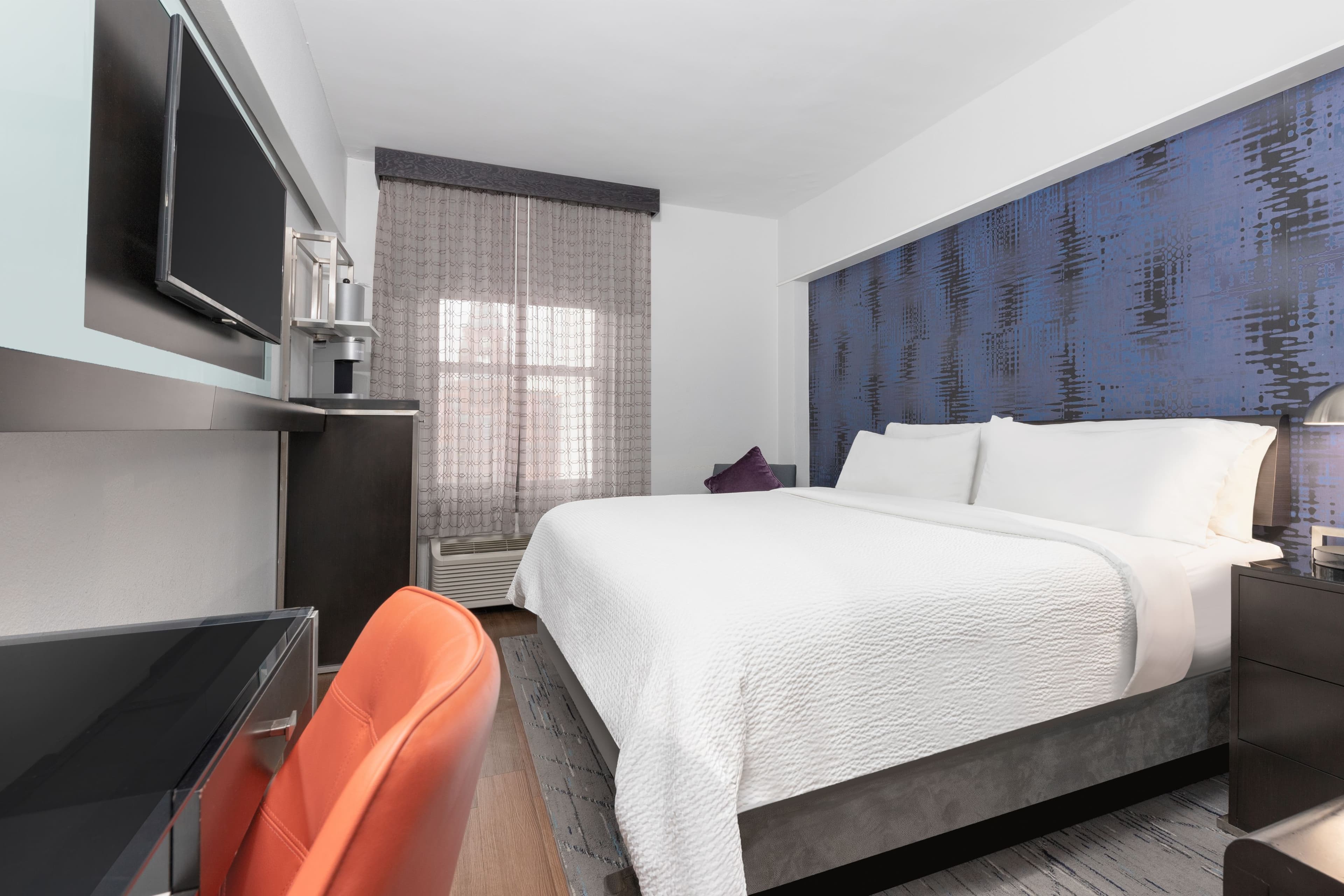 Holiday Inn Express Dallas Downtown — 24