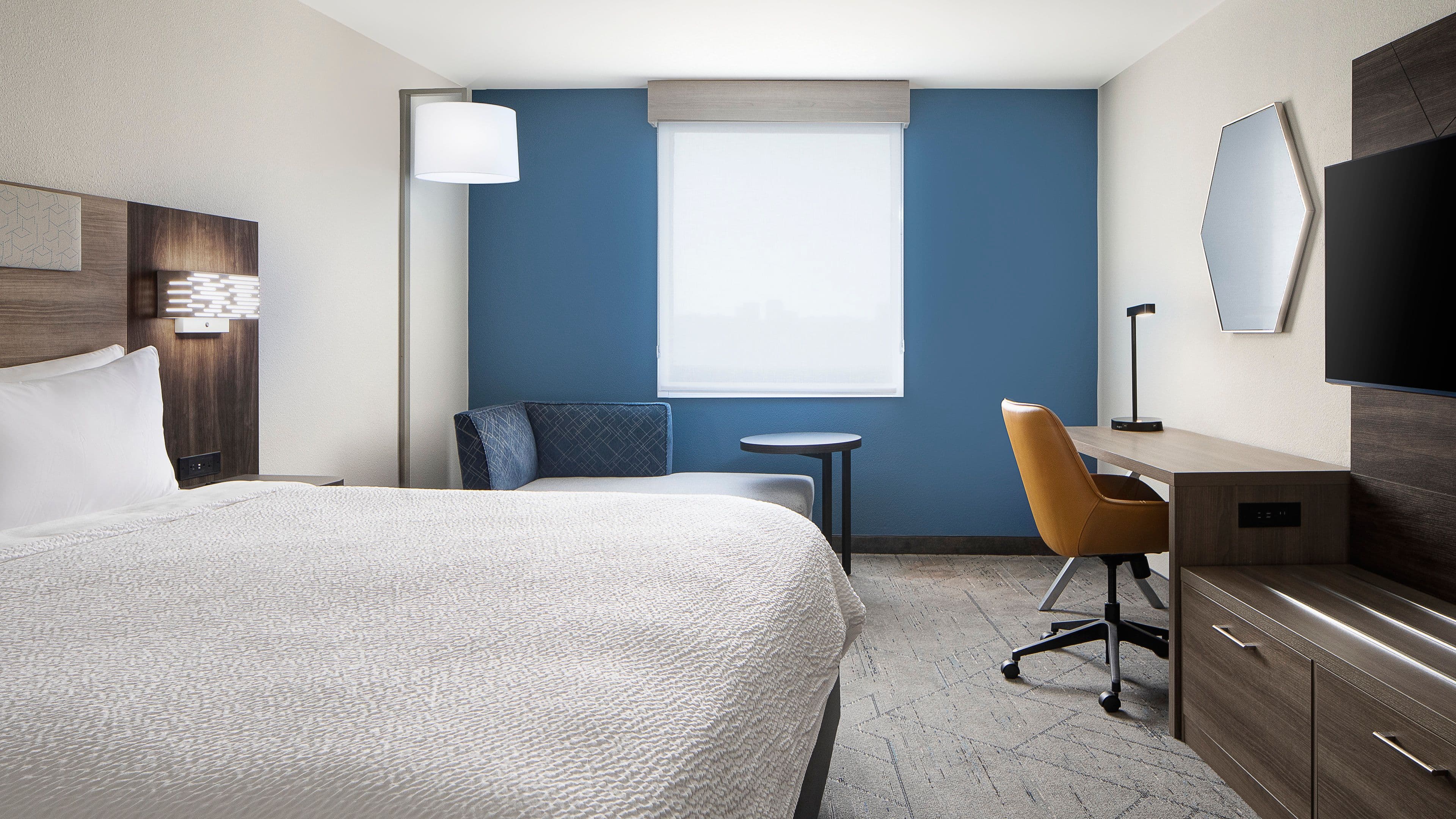 Holiday Inn Express Dallas Medical - Market Ctr — 6