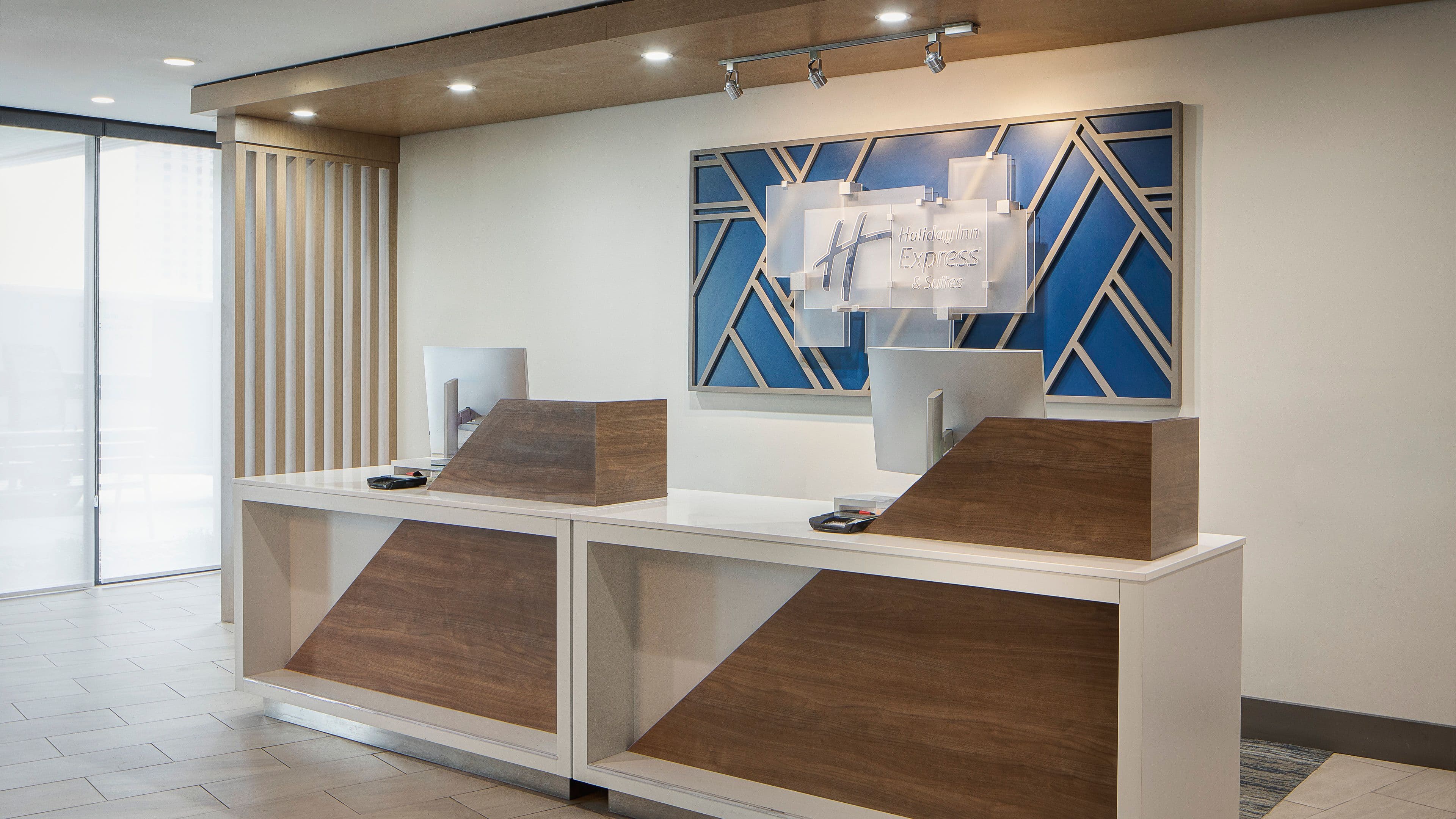 Holiday Inn Express Dallas Medical - Market Ctr - Image 1