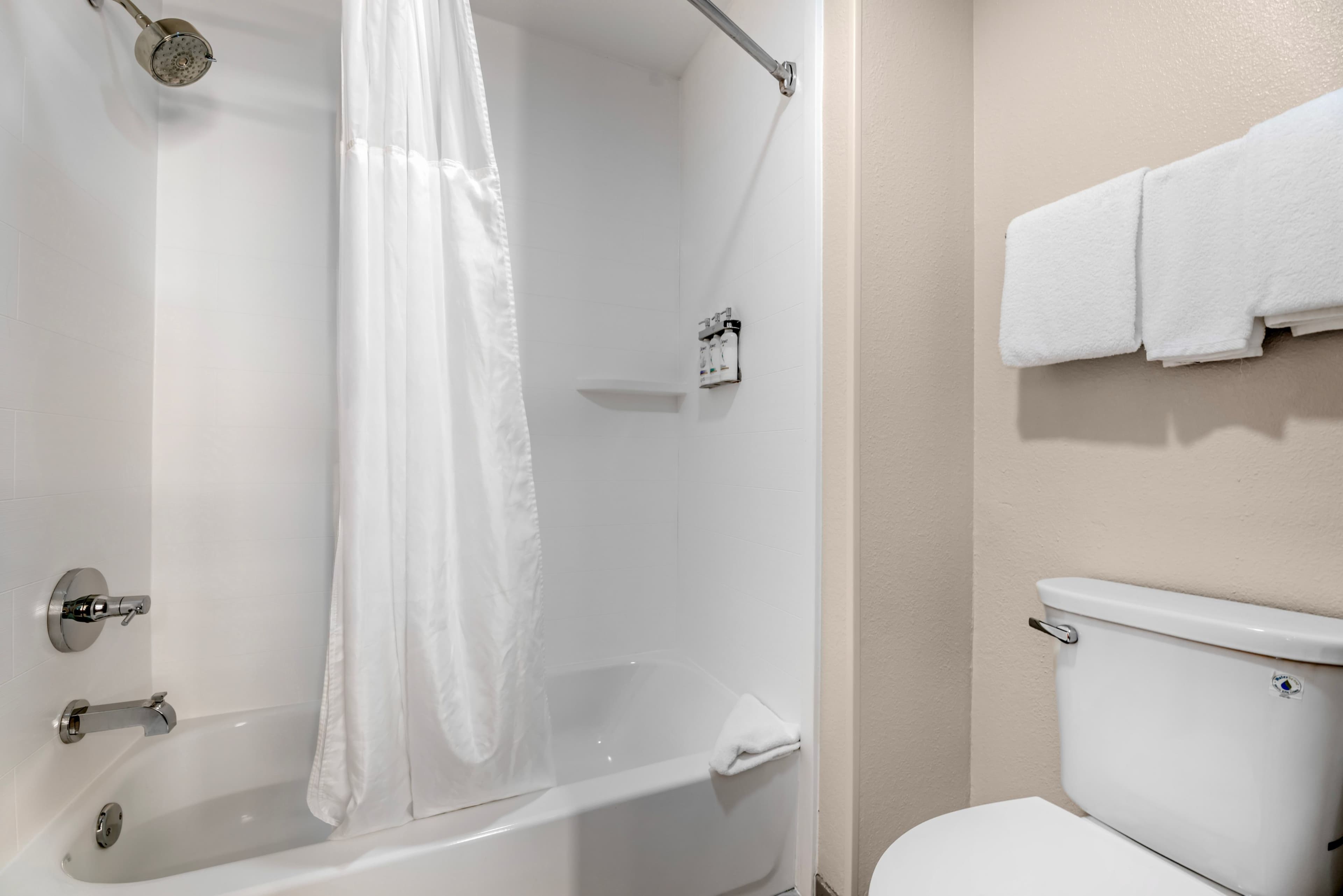 Holiday Inn Express Deforest (Madison Area) — 4